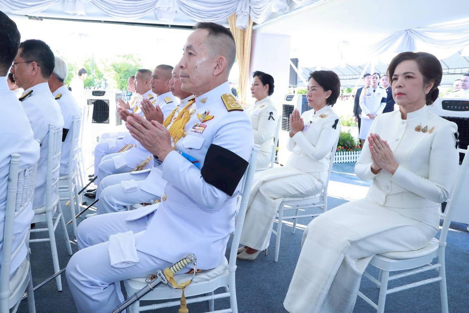๖๘ พิธีเจริญพระพุทธมนต์ และพิธีทำบุญตักบาตรถวายเป็นพระราชกุศล เนื่องในโอกาสมหามงคลเฉลิมพระชนมพรรษา ๔ รอบ สมเด็จพระนางเจ้าฯ พระบรมราชินี (๓ มิ.ย.๖๙)