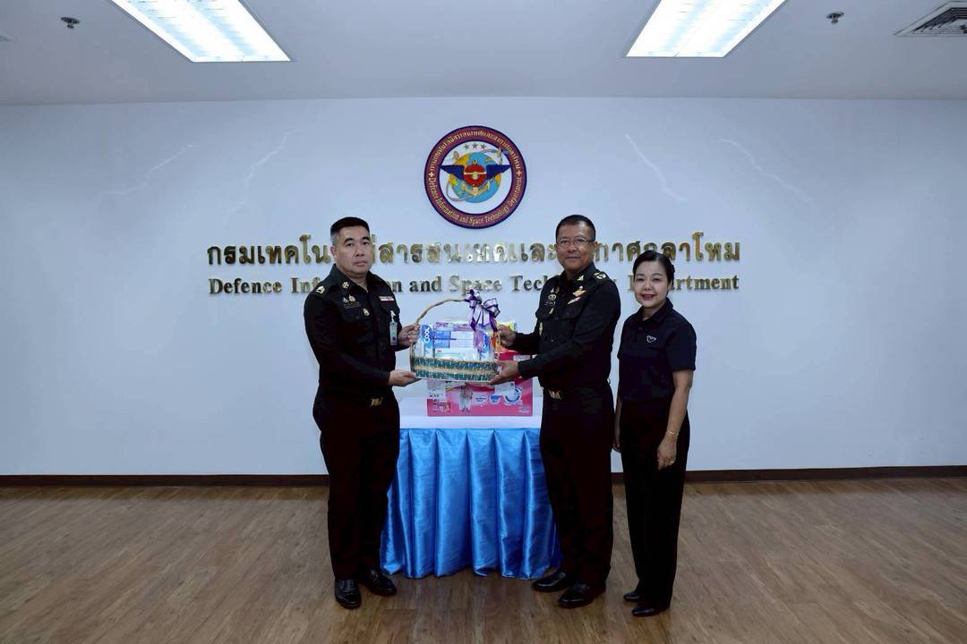 ๘๑ กิจกรรมมอบเครื่องอุปโภคบริโภค และของใช้ที่จำเป็น เพื่อช่วยเหลือผู้ป่วยติดเตียงของครอบครัวกำลังพลสำนักงานปลัดกระทรวงกลาโหม