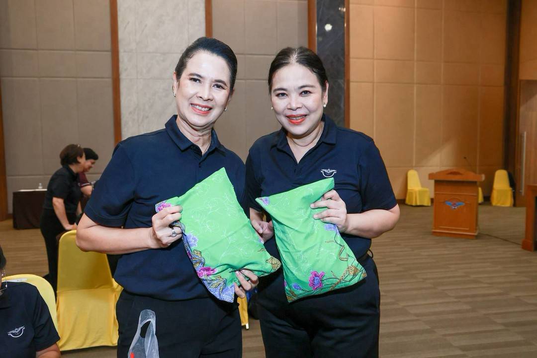 ๘๗ กิจกรรมการทำหมอนหลอด โดยฝ่ายกิจกรรมและโครงการ สมาคมภริยาข้าราชการสำนักงานปลัดกระทรวงกลาโหม