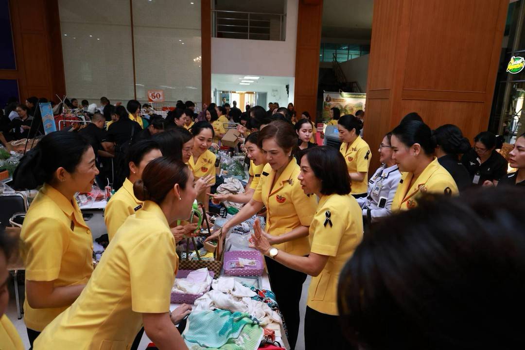 ๙๒ กิจกรรมตลาดนัด "รายได้เพิ่ม เติมกำลังใจ" ครั้งที่ ๒/๒๕๖๙ โดยโครงการครอบครัวพอเพียง สมาคมภริยาข้าราชการสำนักงานปลัดกระทรวงกลาโหม