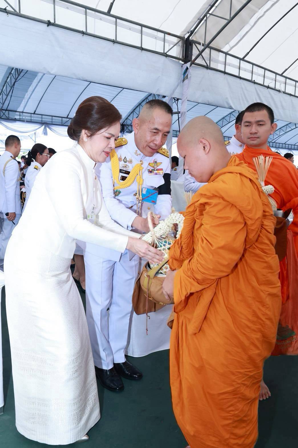 ๙๕ พิธีเจริญพระพุทธมนต์และพิธีทำบุญตักบาตรถวายเป็นพระราชกุศล เนื่องในโอกาสวันเฉลิมพระชนมพรรษาพระบาทสมเด็จพระเจ้าอยู่หัว (๒๘ ก.ค.๖๙)