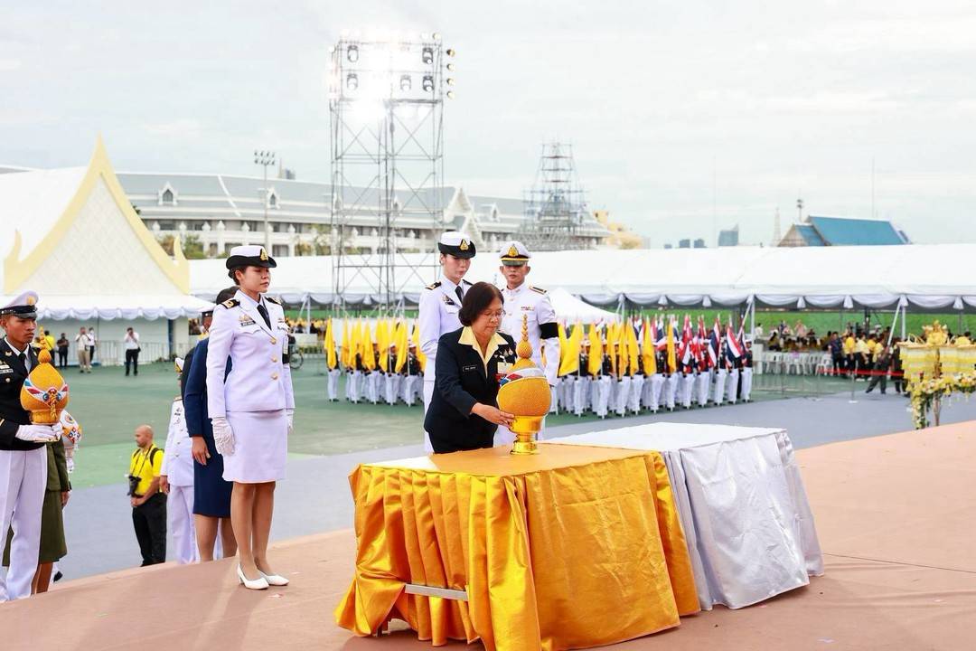 ๙๗ พิธีถวายเครื่องราชสักการะ วางพานพุ่ม และจุดเทียนถวายพระพรชัยมงคล เนื่องในโอกาสวันเฉลิมพระชนมพรรษาพระบาทสมเด็จพระเจ้าอยู่หัว (๒๘ ก.ค.๖๙)