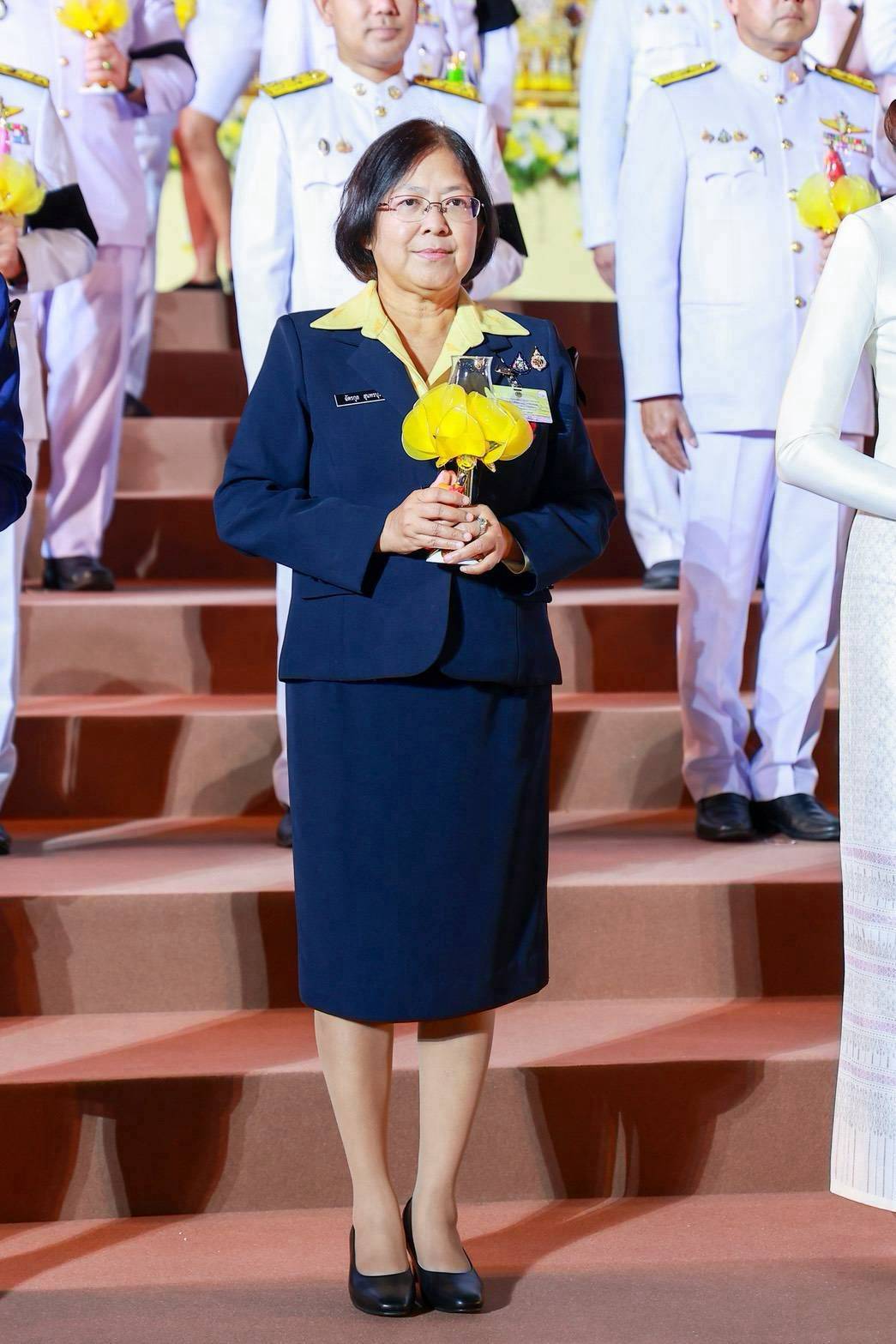 ๙๗ พิธีถวายเครื่องราชสักการะ วางพานพุ่ม และจุดเทียนถวายพระพรชัยมงคล เนื่องในโอกาสวันเฉลิมพระชนมพรรษาพระบาทสมเด็จพระเจ้าอยู่หัว (๒๘ ก.ค.๖๙)