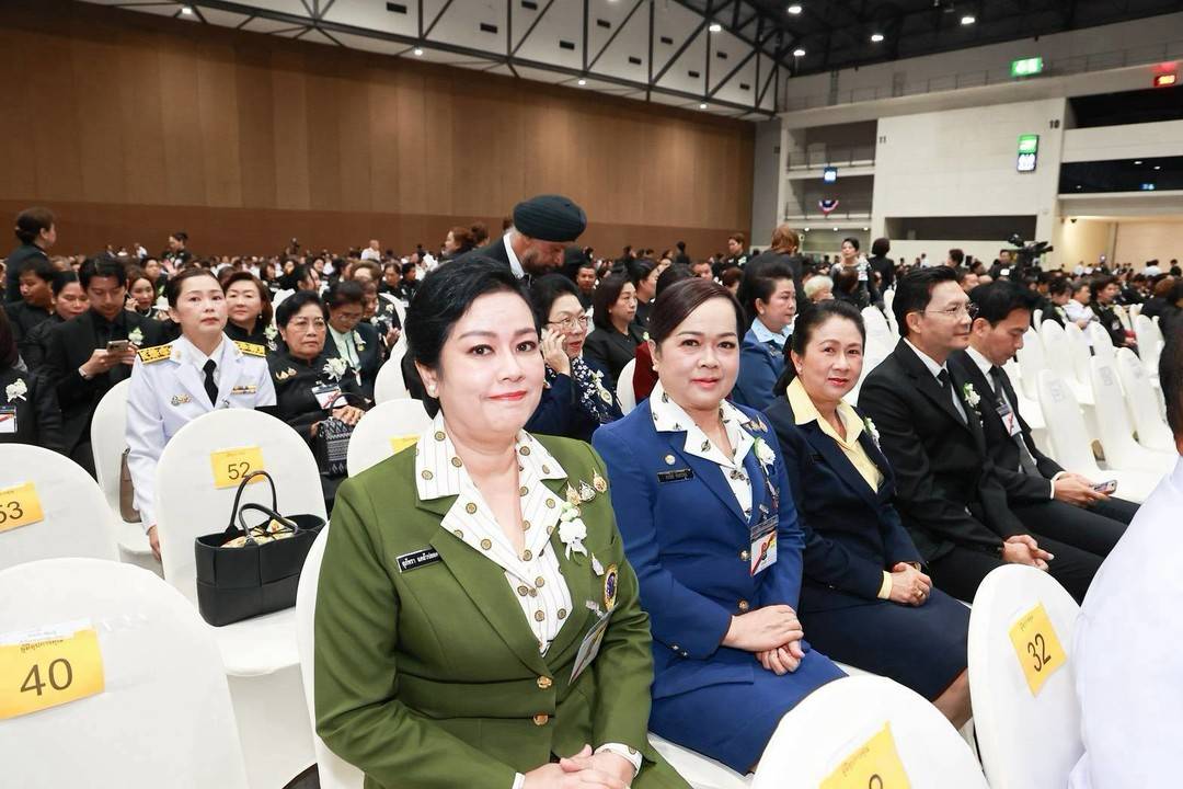 ๑๐๕ การเข้าเฝ้าฯ สมเด็จพระกนิษฐาธิราชเจ้า กรมสมเด็จพระเทพรัตนราชสุดาฯ สยามบรมราชกุมารี เพื่อรับพระราชทานโล่เกียรติคุณผู้สนับสนุนการจัดงานวันแม่แห่งชาติ ประจำปี ๒๕๖๙