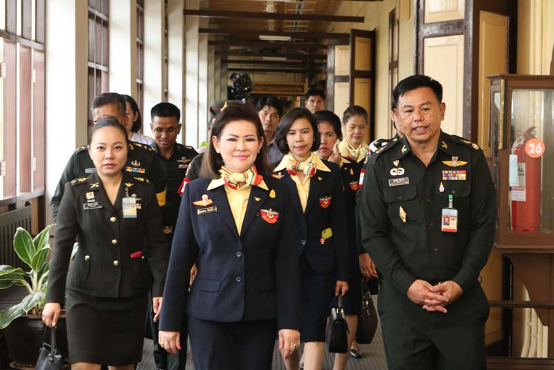 008 นายกสมาคมภริยาฯ นำคณะกรรมการสมาคมฯ ถวายราชสักการะและสักการะสิ่งศักดิ์สิทธิ์ ในโอกาสเข้ารับตำแหน่ง