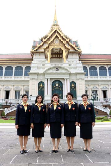 008 นายกสมาคมภริยาฯ นำคณะกรรมการสมาคมฯ ถวายราชสักการะและสักการะสิ่งศักดิ์สิทธิ์ ในโอกาสเข้ารับตำแหน่ง