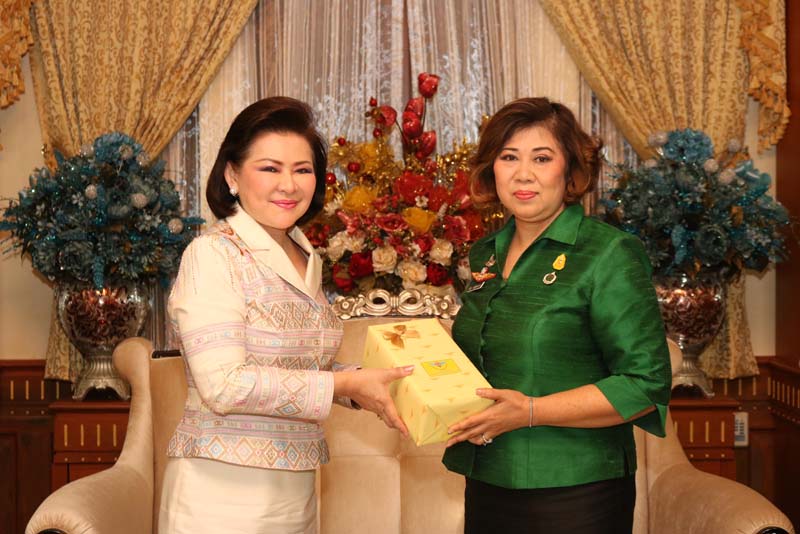 018 นายกสมาคมภริยาฯ ให้การต้อนรับนายกสมาคมแม่บ้านองค์การทหารผ่านศึก ที่เข้าแสดงความยินดีในโอกาสเข้ารับตำแหน่ง