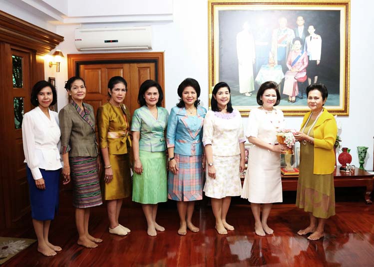 022 นายกสมาคมภริยาฯ พร้อมด้วยคณะกรรมการสมาคมฯ เข้าเยี่ยมคารวะ และขอรับพรจาก พลโทหญิง วรนุช เบ...