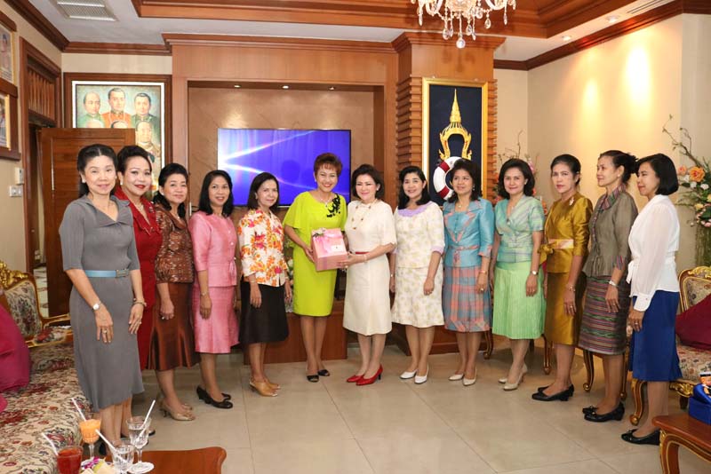 023 นายกสมาคมภริยาฯ เข้าแสดงความยินดีแก่ คุณปรานี อารีนิจ นายกสมาคมภริยาทหารเรือ ในโอกาสเข้ารับตำแหน่งใหม่