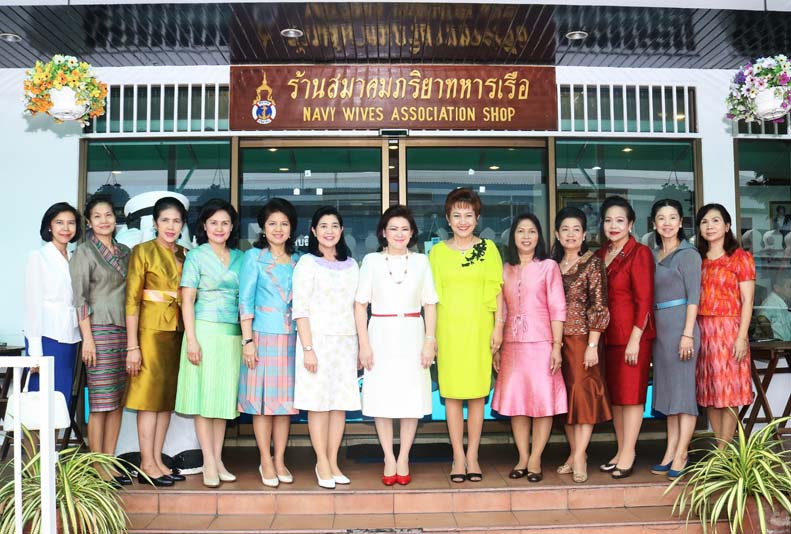 023 นายกสมาคมภริยาฯ เข้าแสดงความยินดีแก่ คุณปรานี อารีนิจ นายกสมาคมภริยาทหารเรือ ในโอกาสเข้ารับตำแหน่งใหม่