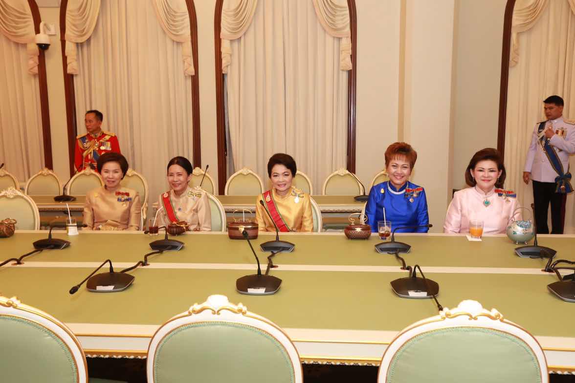 102 ปลัดกระทรวงกลาโหมและนายกสมาคมภริยาฯ ร่วมงานสโมสรสันนิบาตเฉลิมพระเกียรติ