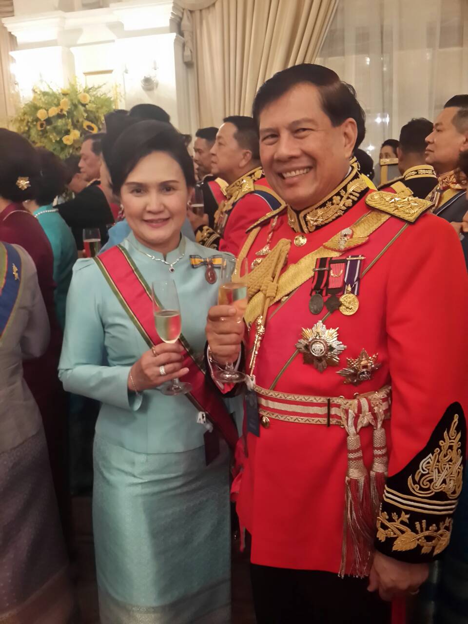 102 ปลัดกระทรวงกลาโหมและนายกสมาคมภริยาฯ ร่วมงานสโมสรสันนิบาตเฉลิมพระเกียรติ