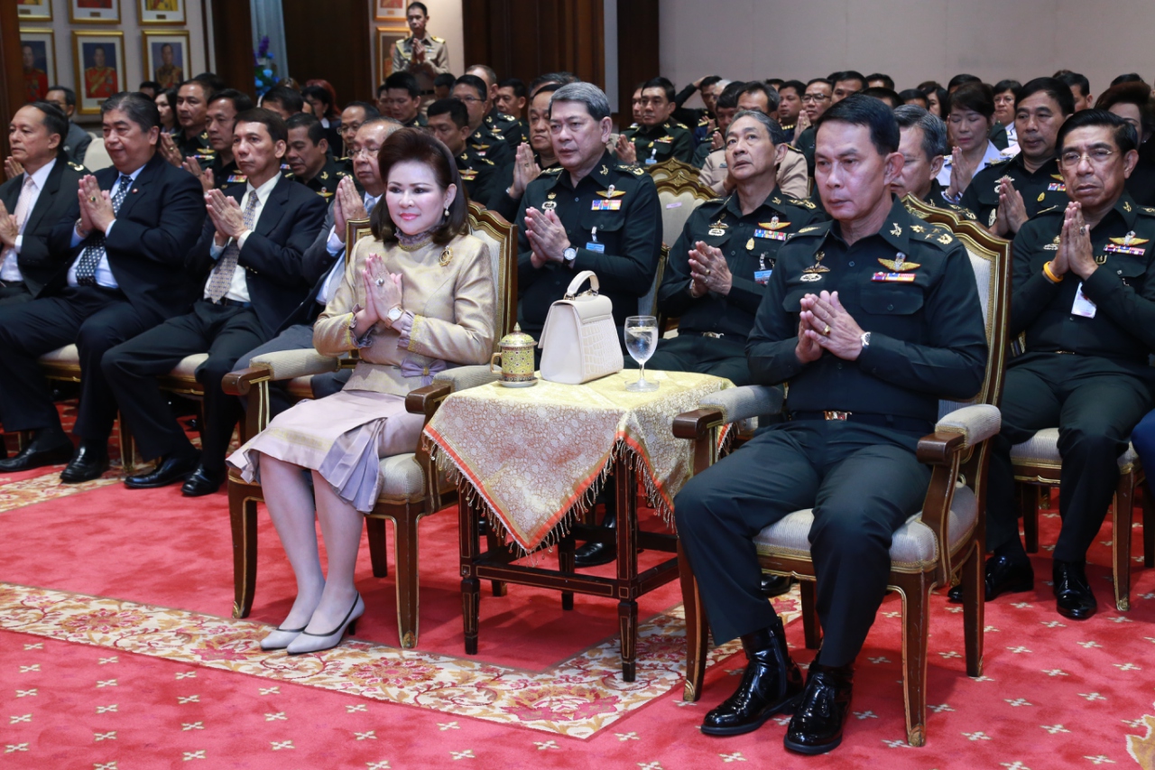 114 ปลัดกระทรวงกลาโหม และ นายกสมาคมภริยาฯ เป็นประธานในพิธีเนื่องในวันคล้ายวันสถาปนา
