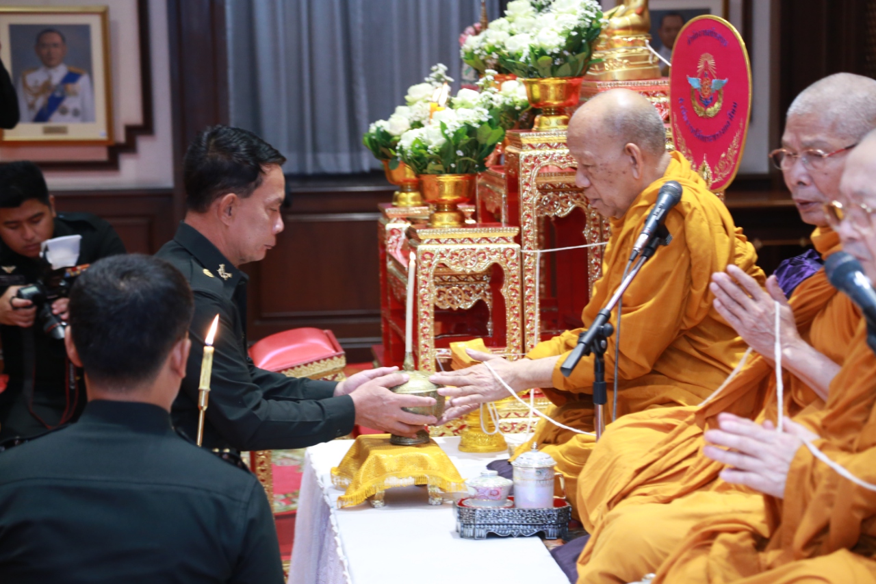 114 ปลัดกระทรวงกลาโหม และ นายกสมาคมภริยาฯ เป็นประธานในพิธีเนื่องในวันคล้ายวันสถาปนา