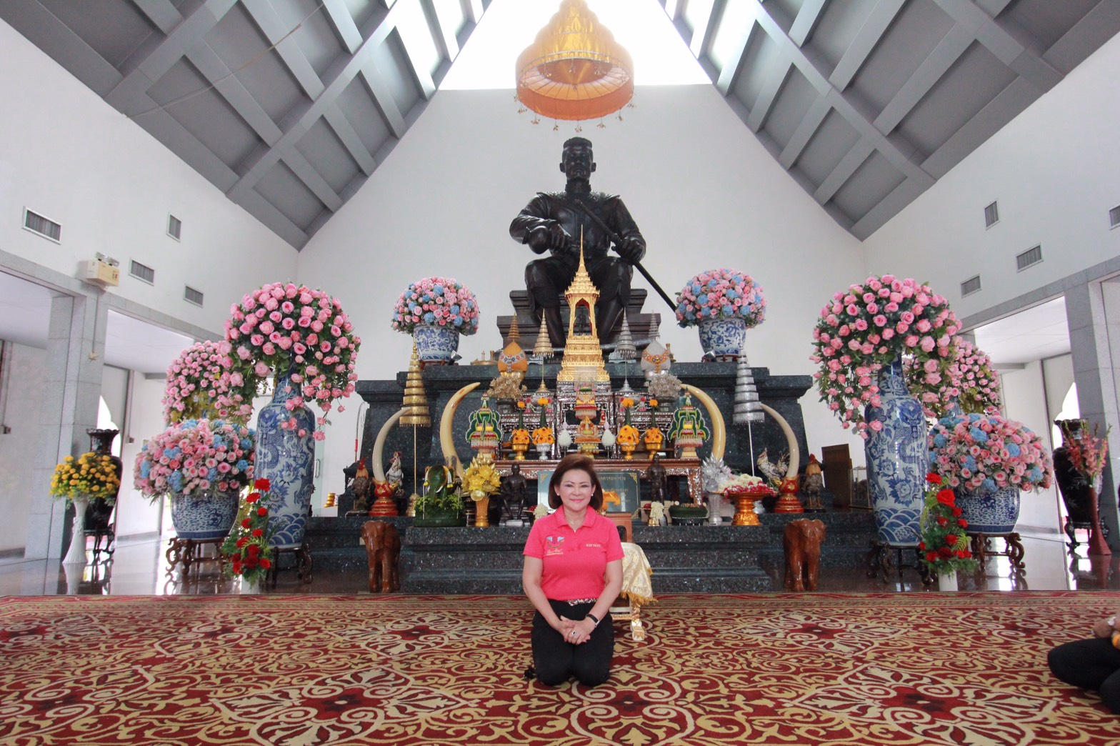118 นายกสมาคมภริยาฯ พร้อมอุปนายกสมาคมภริยาฯและคณะกรรมการสมาคมภริยาฯ ร่วมทำบุญถวายเทียนเข้าพรรษา,ผ้าอาบน้ำฝน พร้อมเครื่องไทยทาน ณ. วัดใหญ่ชัยมงคล จังหวัดพระนครศรีอยุธยา วัดใหญ่ชัยมงคล