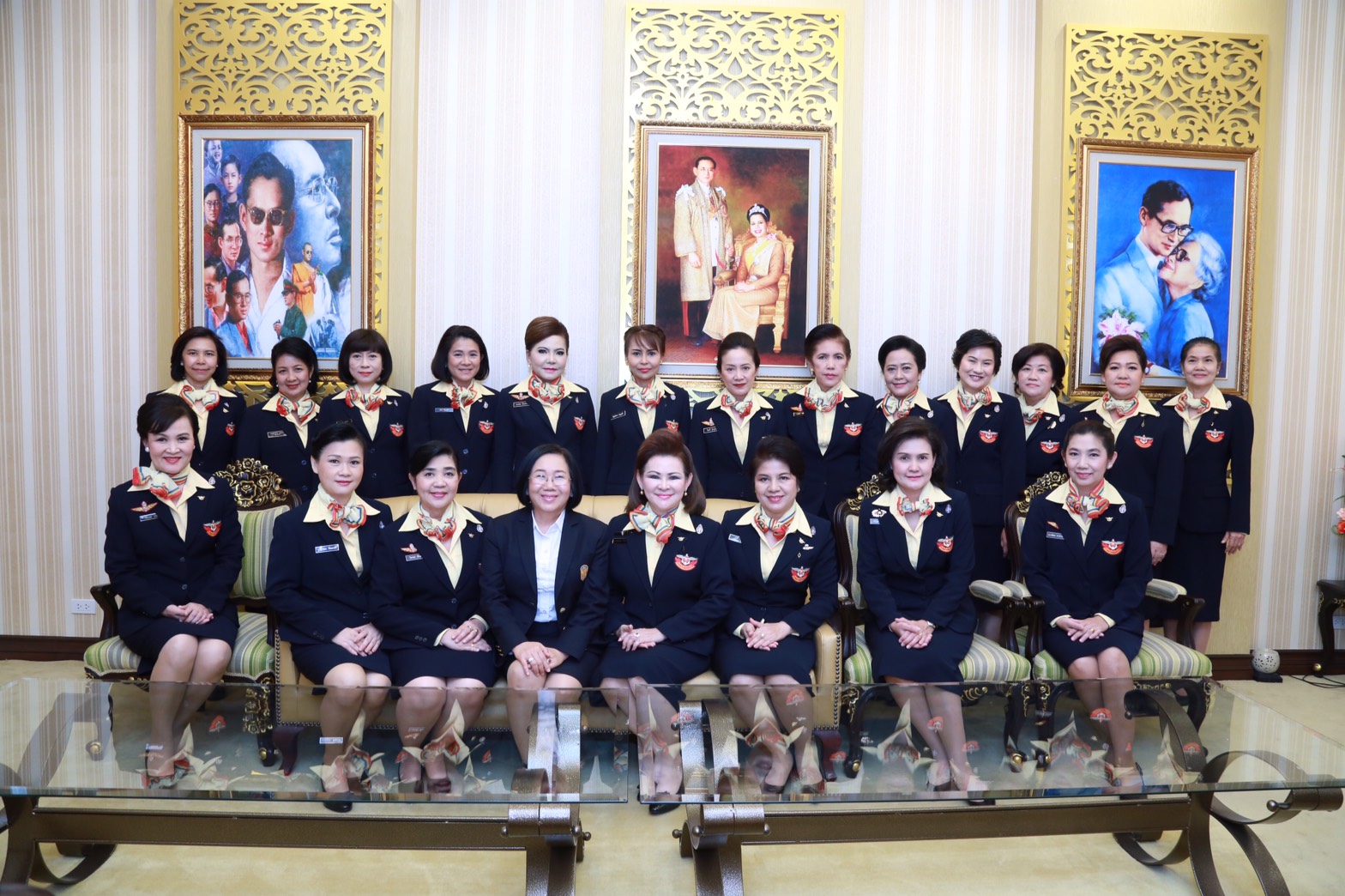 119 นายกสมาคมภริยาฯ นำผู้แทนคณะกรรมการสมาคมฯ ร่วมบันทึกแถบวิดิทัศน์อาศิรวาท เนื่องในวันเฉลิมพระชนมพรรษา สมเด็จพระนางเจ้าสิริกิติ์พระบรมราชินีนาถ ณ. สถานีวิทยุโทรทัศน์แห่งประเทศไทย