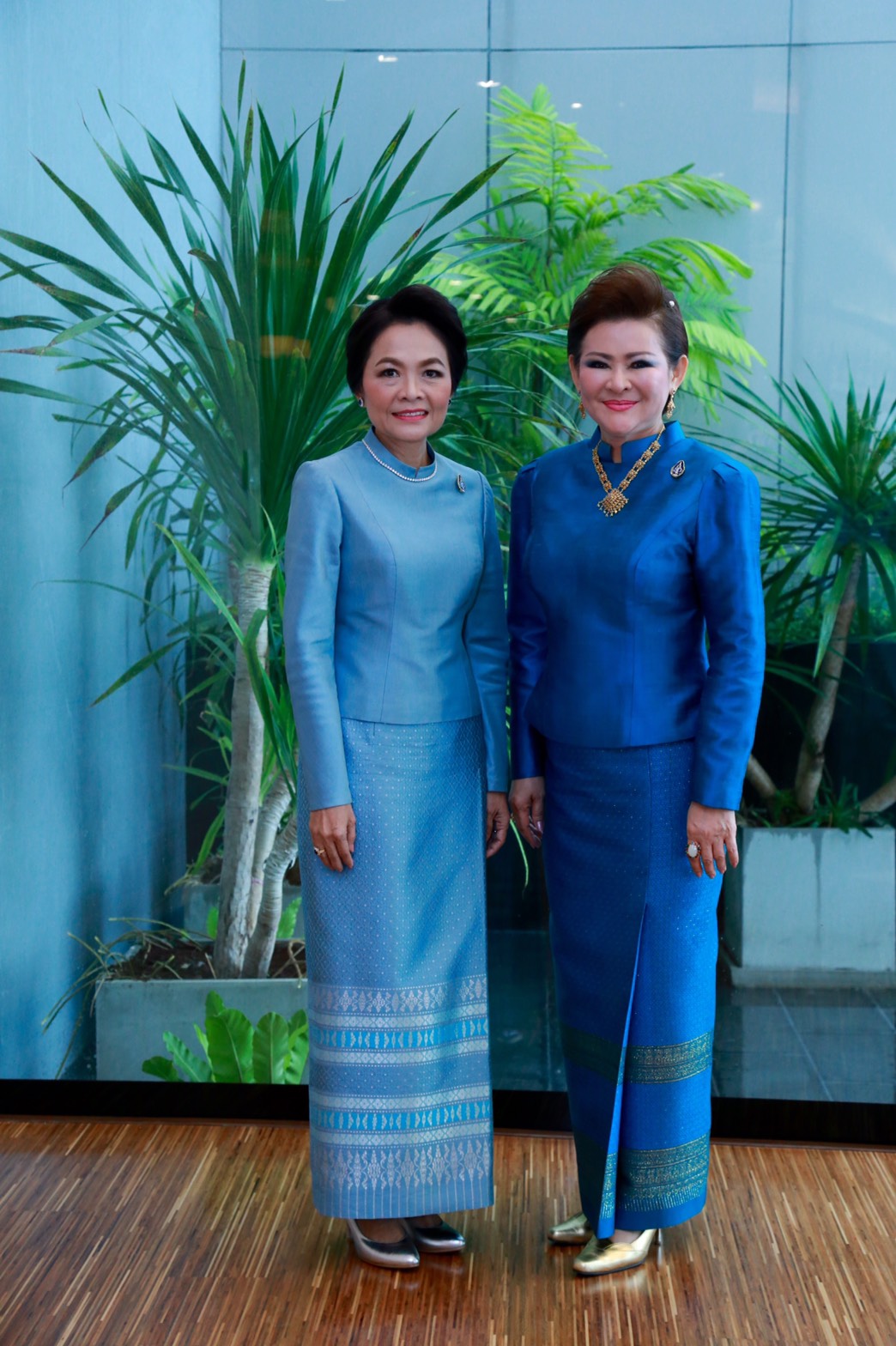 120 พล.อ.ปรีชา จันทร์โอชา ปลัดกระทรวงกลาโหม คุณผ่องพรรณ จันทร์โอชา นายกสมาคมภริยาฯ บันทึกแถบวิดิทัศน์อาศิรวาทเนื่องในวันเฉลิมพระชนมพรรษา สมเด็จพระนางเจ้าสิริกิติ์ พระบรมราชินีนาถ