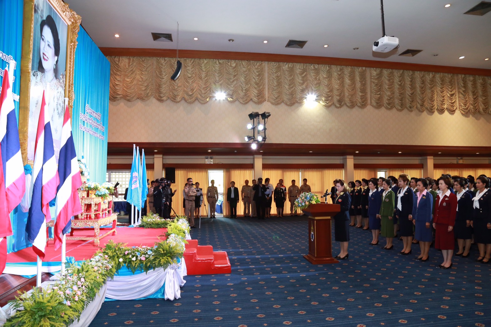 124 สมาคมแม่บ้านเหล่าทัพ ร่วมจัดกิจกรรมเฉลิมพระเกียรติสมเด็จพระนางเจ้าฯพระบรมราชินีนาถ เนื่องในโอกาส มหามงคลเฉลิมพระชนมพรรษา ๘๔ พรรษา