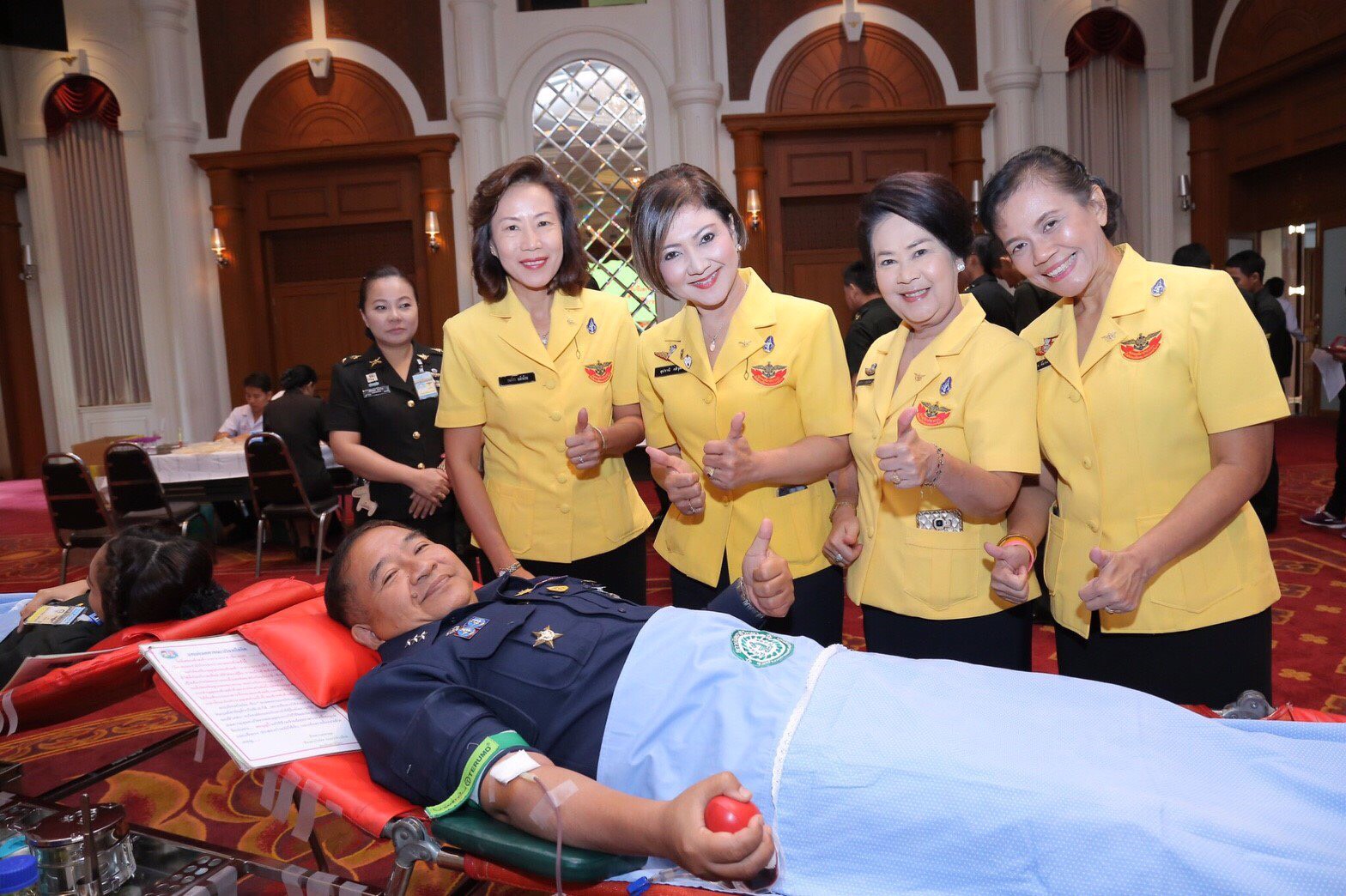 126 คณะกรรมการสมาคมภริยาฯ ร่วมกิจกรรมบริจาคโลหิต ถวายเป็นพระราชกุศลเนื่องในวโรกาสวันเฉลิมพระชนมพรรษาสมเด็จพระนางเจ้าฯ พระบรมราชินีนาถ