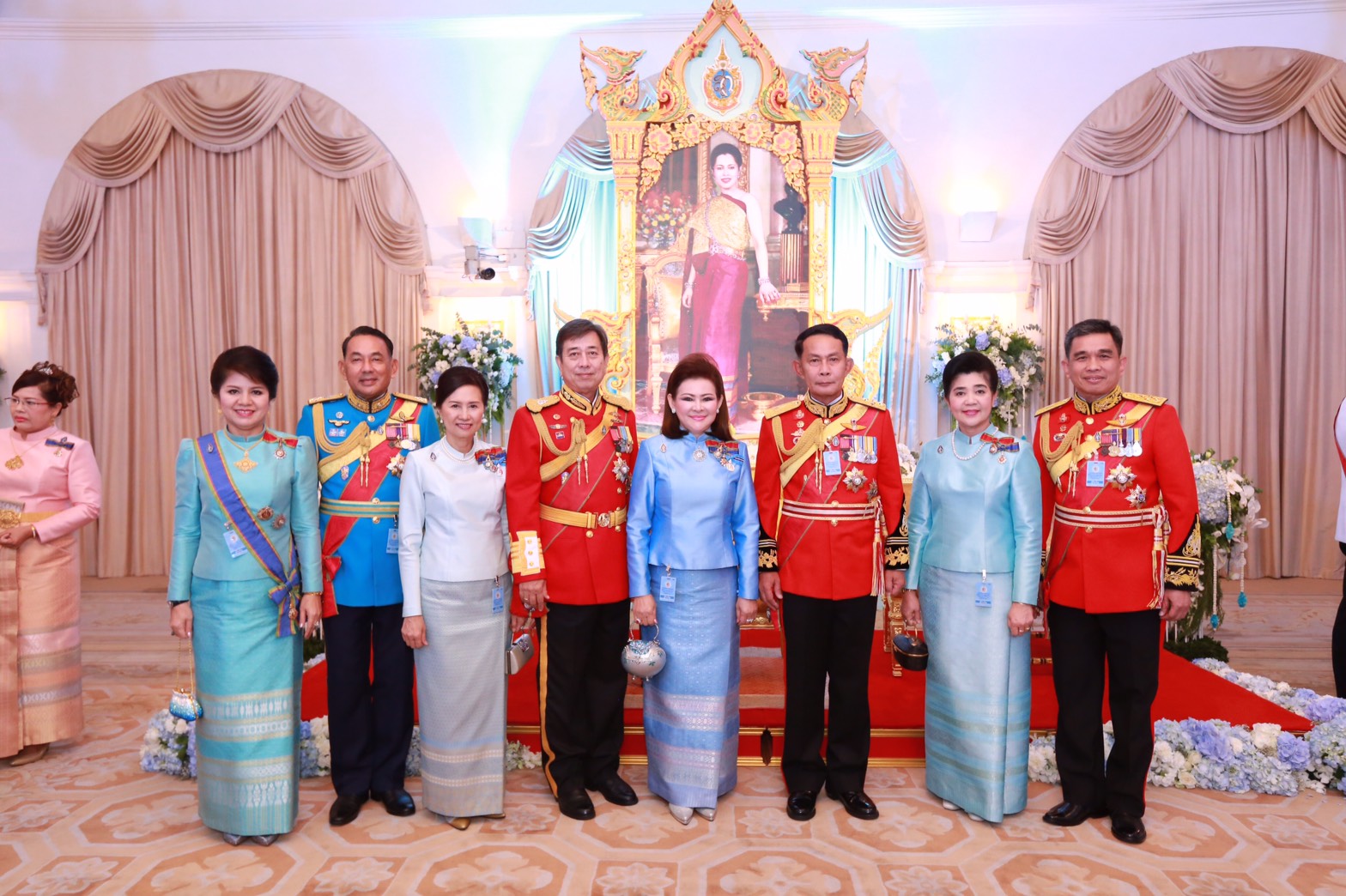127 ปลัดกระทรวงกลาโหมและนายกสมาคมภริยาฯ ร่วมงานสโมสรสันนิบาต เนื่องในโอกาสพระราชพิธีมหามงคลเฉลิมพระชนมพรรษา ๗ รอบ