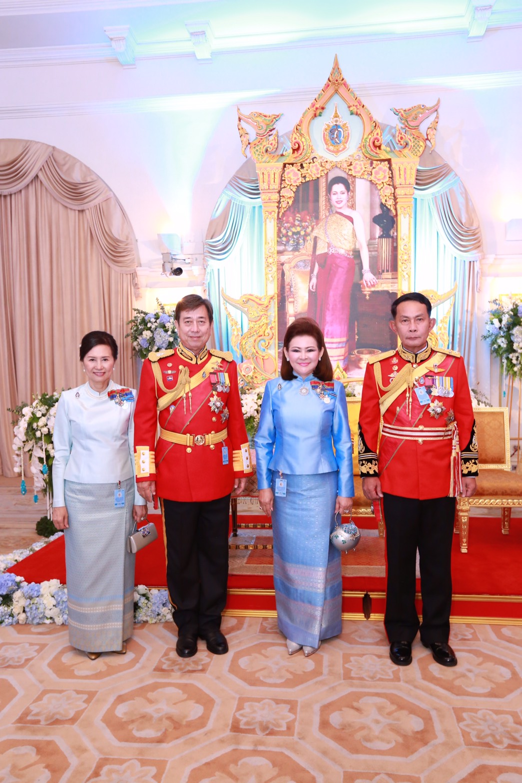 127 ปลัดกระทรวงกลาโหมและนายกสมาคมภริยาฯ ร่วมงานสโมสรสันนิบาต เนื่องในโอกาสพระราชพิธีมหามงคลเฉลิมพระชนมพรรษา ๗ รอบ