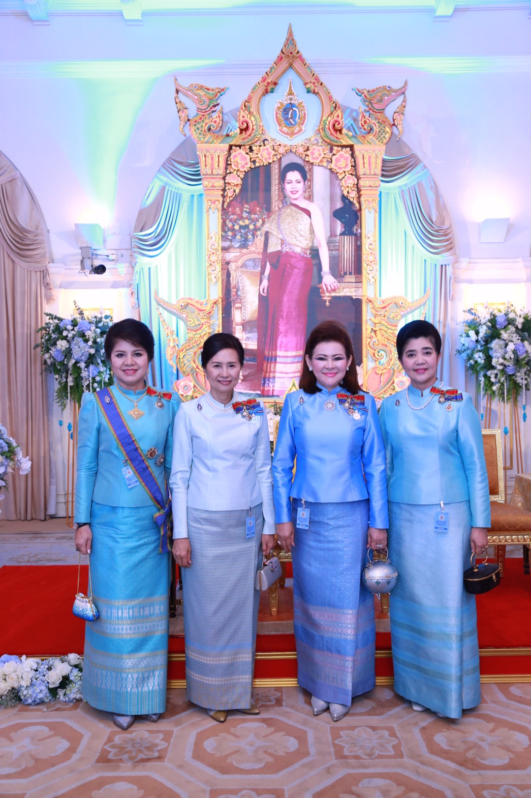 127 ปลัดกระทรวงกลาโหมและนายกสมาคมภริยาฯ ร่วมงานสโมสรสันนิบาต เนื่องในโอกาสพระราชพิธีมหามงคลเฉลิมพระชนมพรรษา ๗ รอบ