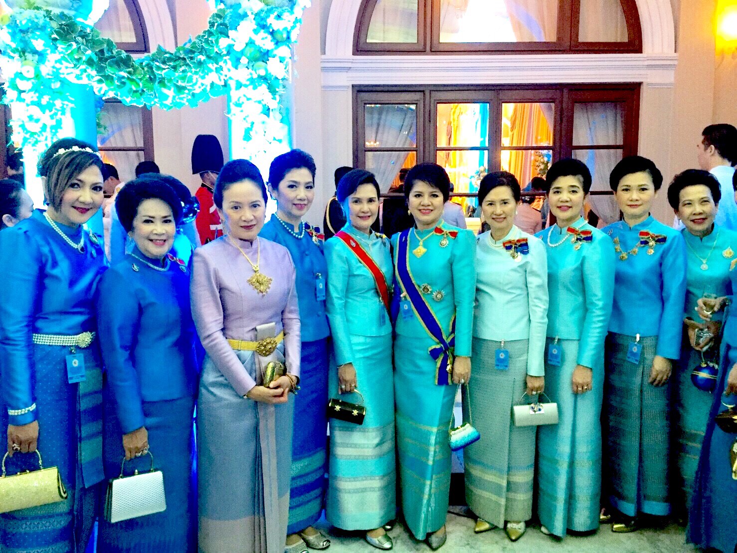 127 ปลัดกระทรวงกลาโหมและนายกสมาคมภริยาฯ ร่วมงานสโมสรสันนิบาต เนื่องในโอกาสพระราชพิธีมหามงคลเฉลิมพระชนมพรรษา ๗ รอบ