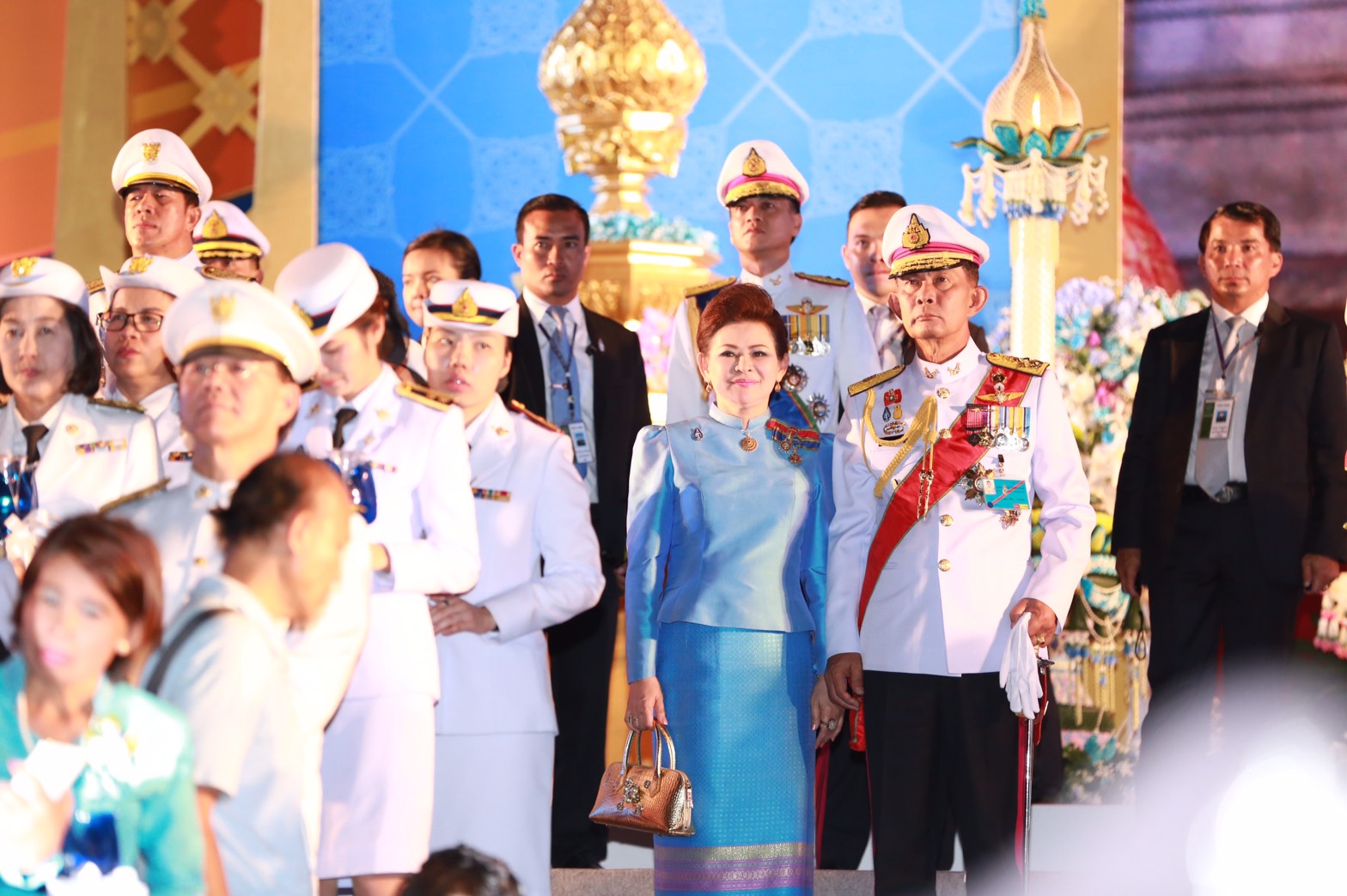 131 ปลัดกระทรวงกลาโหม และนายกสมาคมภริยาฯ ร่วมงานเฉลิมพระเกียรติ สมเด็จพระนางเจ้าฯ พระบรมราชินีนาถ เนื่องในโอกาสพระราชพิธีมหามงคลเฉลิมพระชนมพรรษา ๗ รอบ ๑๒ สิงหาคม ๒๕๕๙