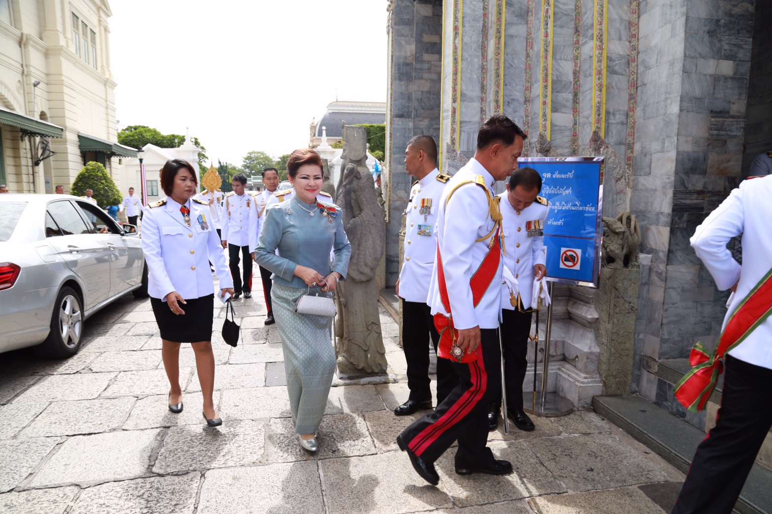 133 ปลัดกระทรวงกลาโหมและนายกสมาคมภริยาฯ ร่วมพระพิธีเลี้ยงพระเทศน์มงคลวิเศษถวายเป็นพระราชกุศลถวาย สมเด็จพระนางเจ้าฯ พระบรมราชินีนาถ เนื่องในวโรกาสวันเฉลิมพระชนมพรรษา ๘๔ พรรษา