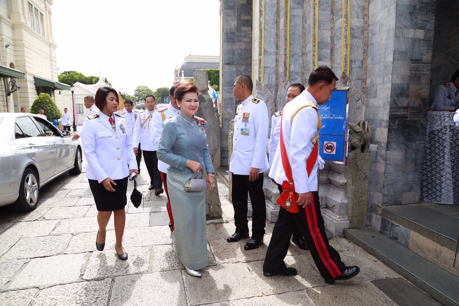 133 ปลัดกระทรวงกลาโหมและนายกสมาคมภริยาฯ ร่วมพระพิธีเลี้ยงพระเทศน์มงคลวิเศษถวายเป็นพระราชกุศลถวาย สมเด็จพระนางเจ้าฯ พระบรมราชินีนาถ เนื่องในวโรกาสวันเฉลิมพระชนมพรรษา ๘๔ พรรษา