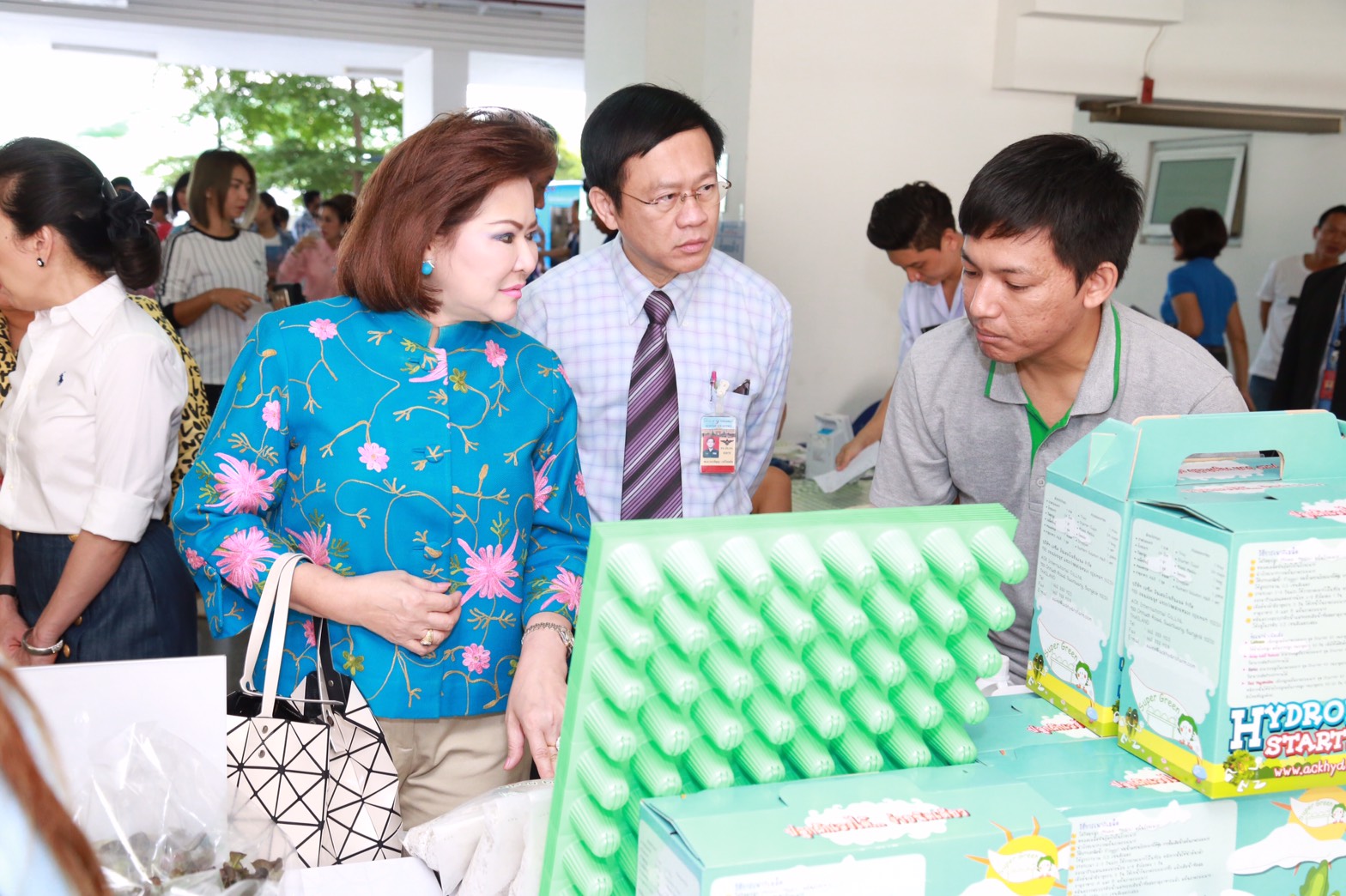 136 ปลัดกระทรวงกลาโหม และนายกสมาคมภริยาฯ ร่วมงานกิจกรรมของโครงการ "ครอบครัวอบอุ่นใจ สายใยกำลังพล รักษ์สุขภาพดีมีความสุข"