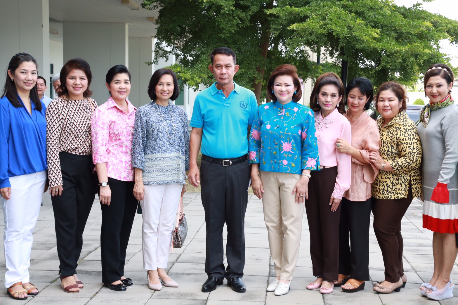 136 ปลัดกระทรวงกลาโหม และนายกสมาคมภริยาฯ ร่วมงานกิจกรรมของโครงการ "ครอบครัวอบอุ่นใจ สายใยกำลังพล รักษ์สุขภาพดีมีความสุข"