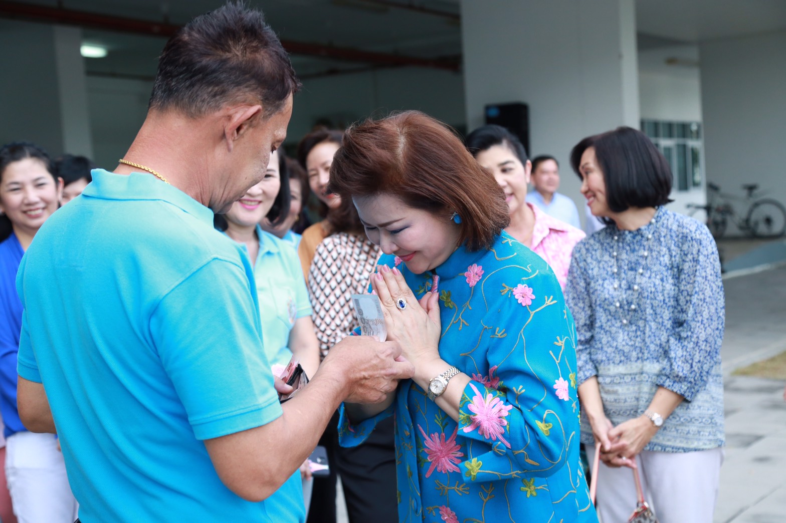 136 ปลัดกระทรวงกลาโหม และนายกสมาคมภริยาฯ ร่วมงานกิจกรรมของโครงการ "ครอบครัวอบอุ่นใจ สายใยกำลังพล รักษ์สุขภาพดีมีความสุข"