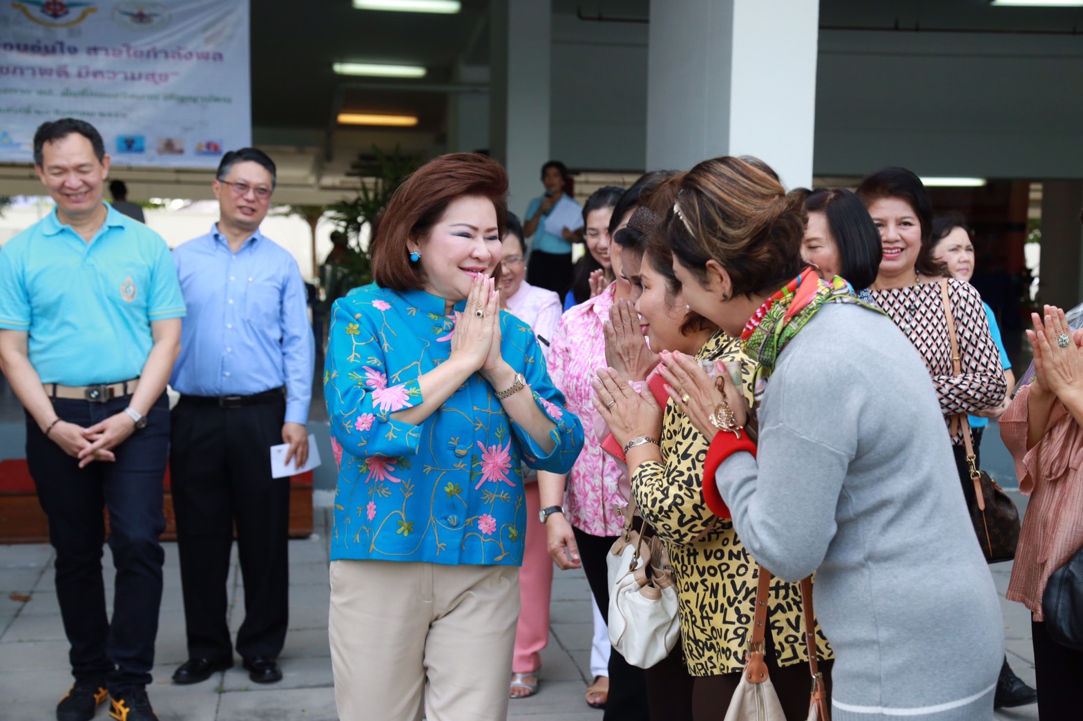 136 ปลัดกระทรวงกลาโหม และนายกสมาคมภริยาฯ ร่วมงานกิจกรรมของโครงการ "ครอบครัวอบอุ่นใจ สายใยกำลังพล รักษ์สุขภาพดีมีความสุข"