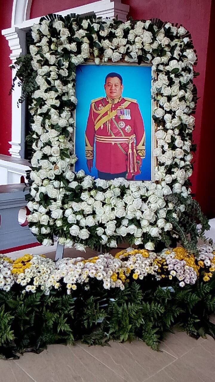 137 ปลัดกระทรวงกลาโหม พร้อมด้วยนายกสมาคมภริยาฯ ร่วมในพิธีพระราชทานเพลิงศพ ผู้บัญชาการกองพลทหารราบ...