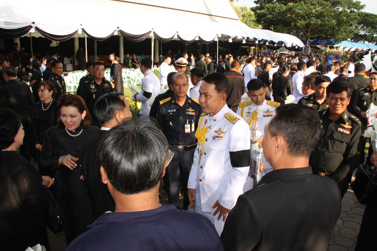 137 ปลัดกระทรวงกลาโหม พร้อมด้วยนายกสมาคมภริยาฯ ร่วมในพิธีพระราชทานเพลิงศพ ผู้บัญชาการกองพลทหารราบที่ 4 ณ ฌาปนสถานวัดลัฏฐิวัน อ.แม่ริม จ.เชียงใหม่