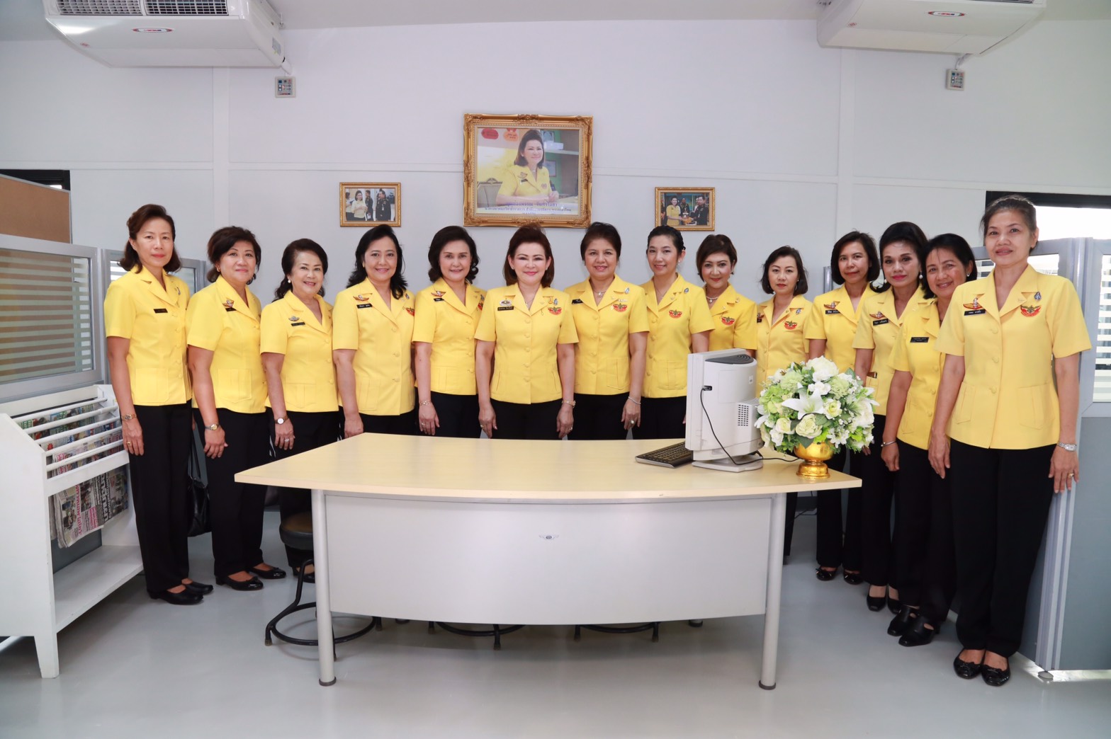 139 นายกสมาคมภริยาฯ มอบเครื่องคอมพิวเตอร์ให้ศูนย์การเรียนรู้ อาคารพักอาศัยพื้นที่ถนนแจ้งวัฒนะ(อาคารนายทหารชั้นประทวน), อาคารพักอาศัยพื้นที่ถนนแจ้งวัฒนะ(อาคารนายทหารสัญญาบัตร) และอาคารพักอาศัยพื้นที่แขวงบางจาก