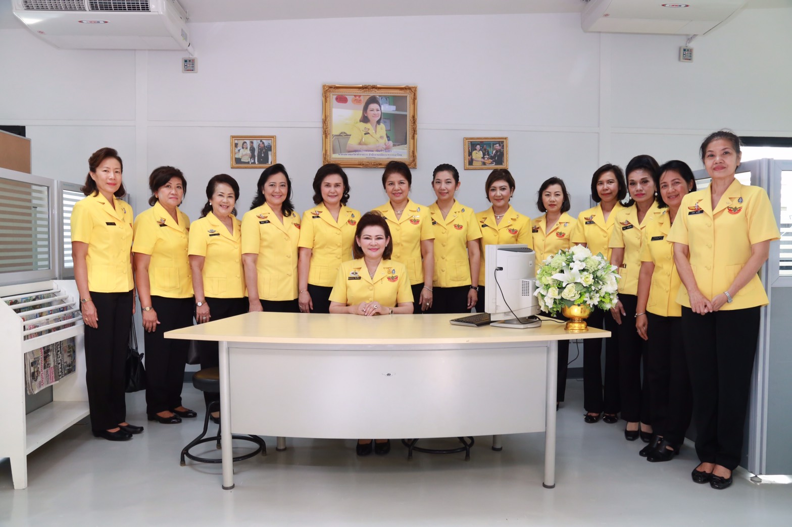139 นายกสมาคมภริยาฯ มอบเครื่องคอมพิวเตอร์ให้ศูนย์การเรียนรู้ อาคารพักอาศัยพื้นที่ถนนแจ้งวัฒนะ(อาคารนายทหารชั้นประทวน), อาคารพักอาศัยพื้นที่ถนนแจ้งวัฒนะ(อาคารนายทหารสัญญาบัตร) และอาคารพักอาศัยพื้นที่แขวงบางจาก