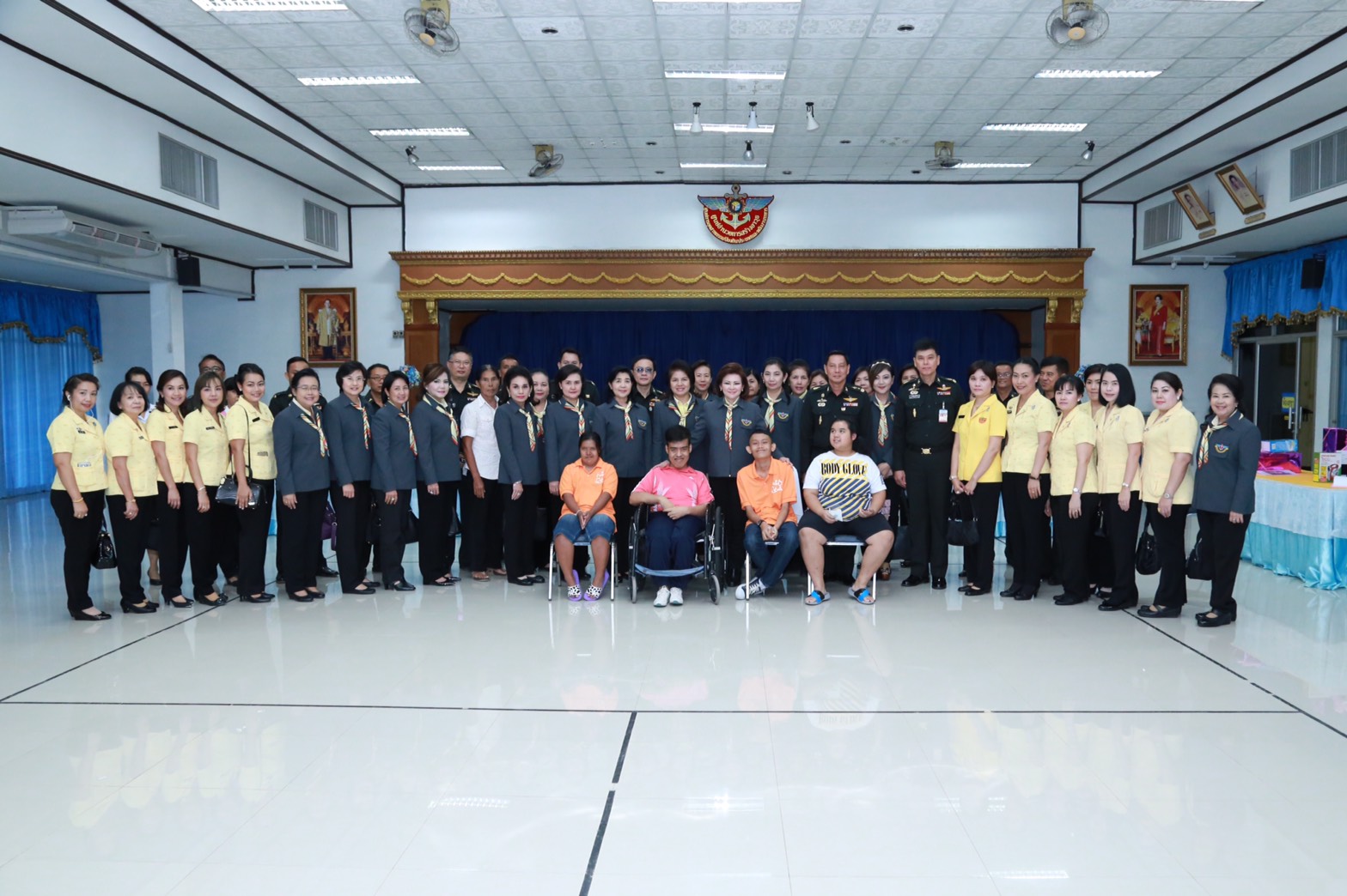 141 นายกสมาคมภริยาฯ นำคณะกรรมการสมาคมภริยาฯ เข้าเยี่ยมโครงการสานรัก สานฝัน รางวัลแด่น้อง ของ ศูนย์อำนวยการสร้างอาวุธ จังหวัดลพบุรี