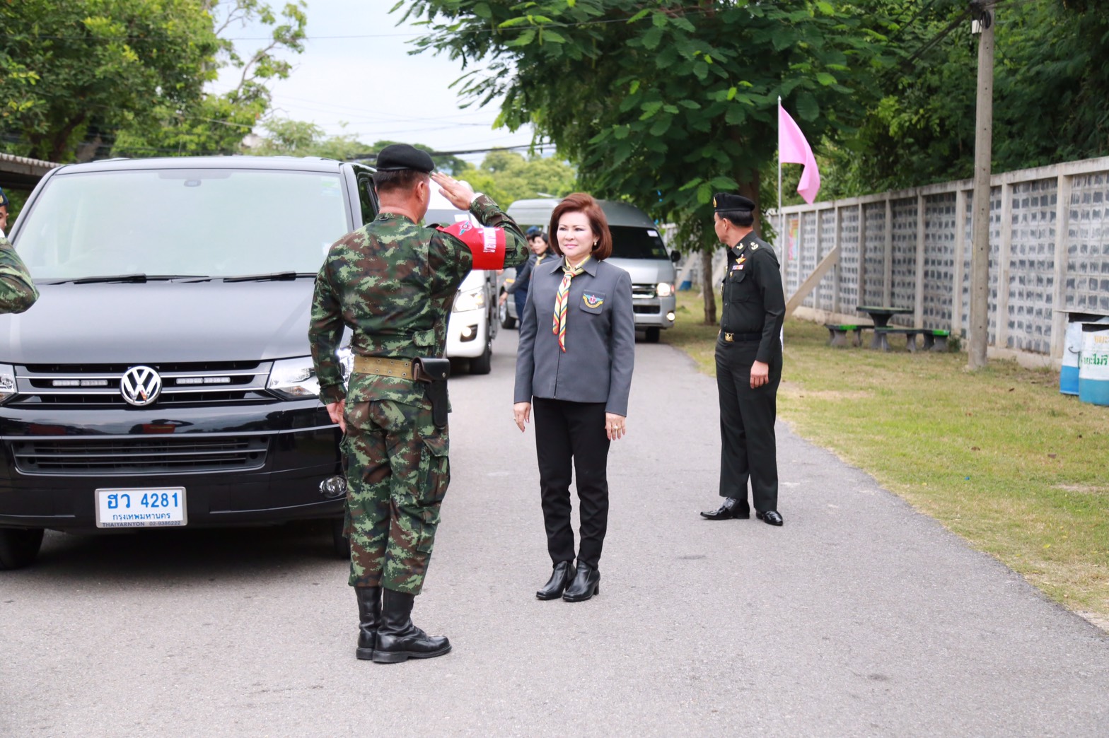 142 นายกสมาคมภริยาฯ นำคณะกรรมการสมาคมภริยาฯ ตรวจเยี่ยมโครงการศูนย์ส่งเสริมความรู้สู่อนาคต ของ ศูนย์อำนวยการสร้างอาวุธ จังหวัดลพบุรี