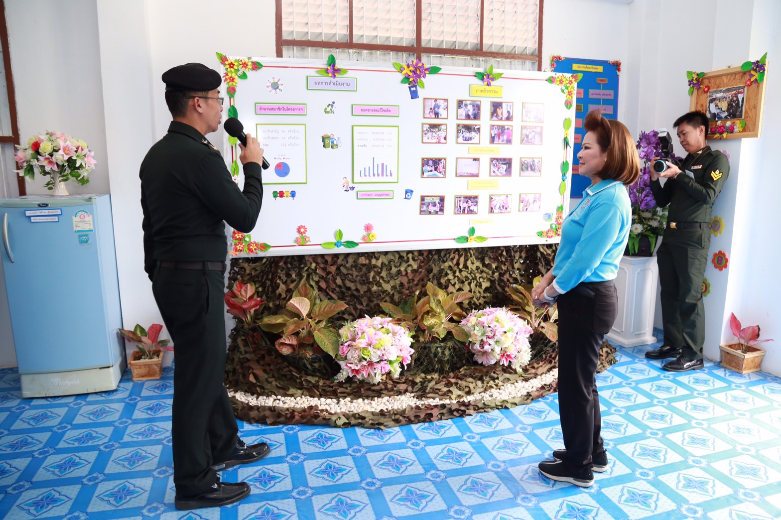 146 นายกสมาคมภริยาฯ นำคณะกรรมการสมาคมภริยาฯ ตรวจเยี่ยมโครงการรวมพลคนรักบ้านร้านศูนย์บาท ของ ศูนย์อำนวยการสร้างอาวุธ จังหวัดลพบุรี