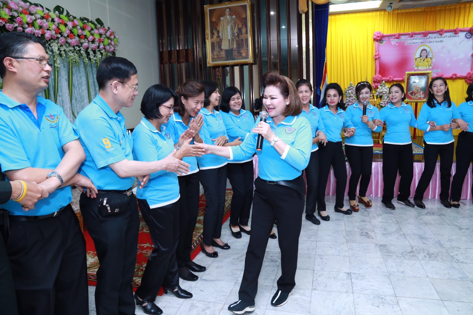 150 นายกสมาคมภริยาฯ นำคณะกรรมการสมาคมภริยาฯ เยี่ยมและทำกิจกรรมร่วมกับครอบครัวกำลังพล ตามโครงการ "ครอบครัวอบอุ่นใจ สายใยกำลังพล รักษ์สุขภาพดีมีความสุข" ที่โรงงานวัตถุระเบิดทหาร จังหวัดนครสวรรค์