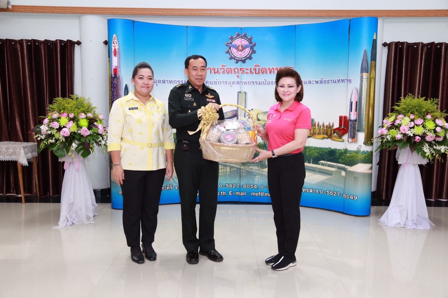 153 นายกสมาคมภริยาฯ นำคณะกรรมการสมาคมภริยาฯ ตรวจเยี่ยมศูนย์ส่งเสริมความรู้สู่อนาคต โรงงานวัตถุระเบิดทหาร จังหวัดนครสวรรค์