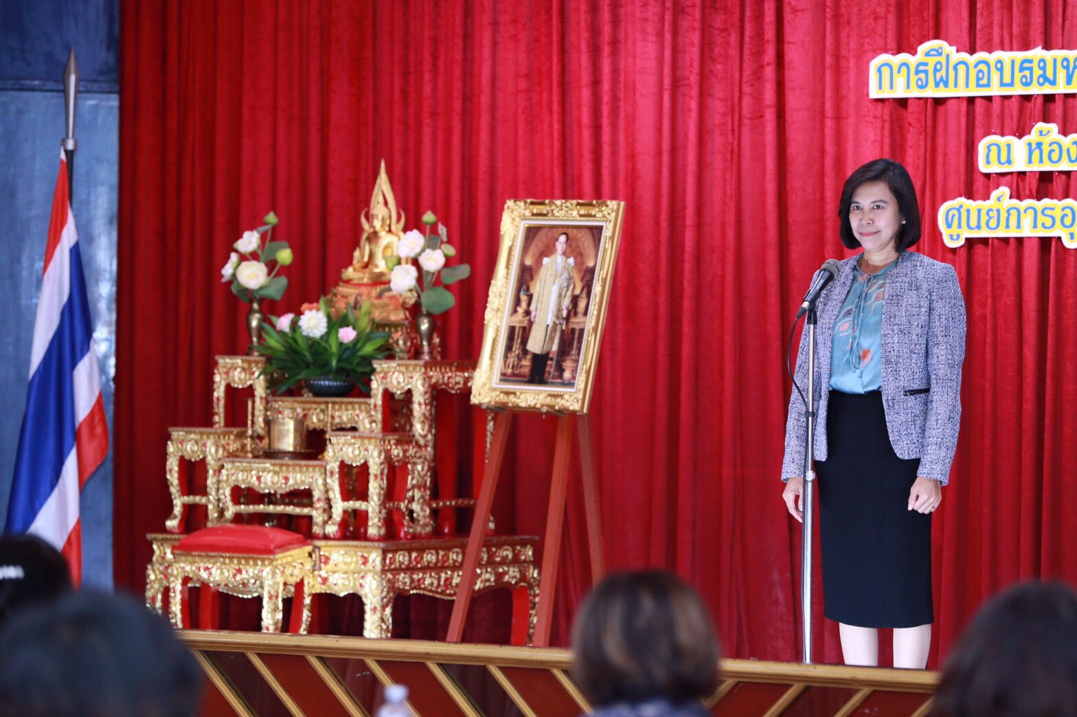 154 สมาคมภริยาฯ ร่วมกับสถาบันกันตะบุตร ได้จัดอบรมบุคลิกภาพและการพูด "หลักสูตรการพูดในที่ชุมชนสำหรับผู้บริหาร" ให้กับสมาชิกสมาคมภริยาฯ (คณะกรรมการและสมาชิกข้าราชการในสังกัด สป.รุ่นที่ 1) ณ ห้องเอนกประสงค์ กรมการอุตสาหกรรมทหาร