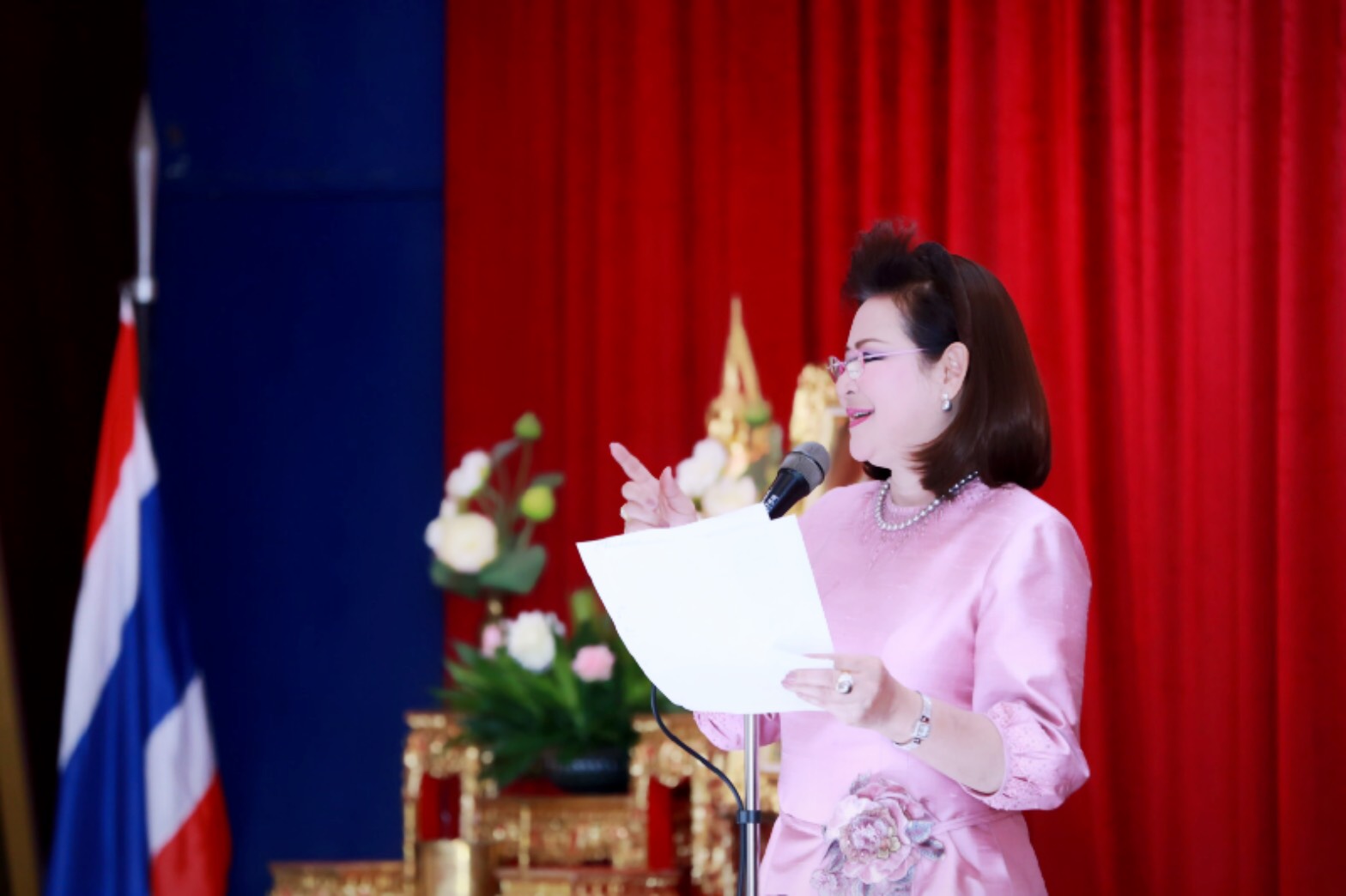 154 สมาคมภริยาฯ ร่วมกับสถาบันกันตะบุตร ได้จัดอบรมบุคลิกภาพและการพูด "หลักสูตรการพูดในที่ชุมชนสำหรับผู้บริหาร" ให้กับสมาชิกสมาคมภริยาฯ (คณะกรรมการและสมาชิกข้าราชการในสังกัด สป.รุ่นที่ 1) ณ ห้องเอนกประสงค์ กรมการอุตสาหกรรมทหาร