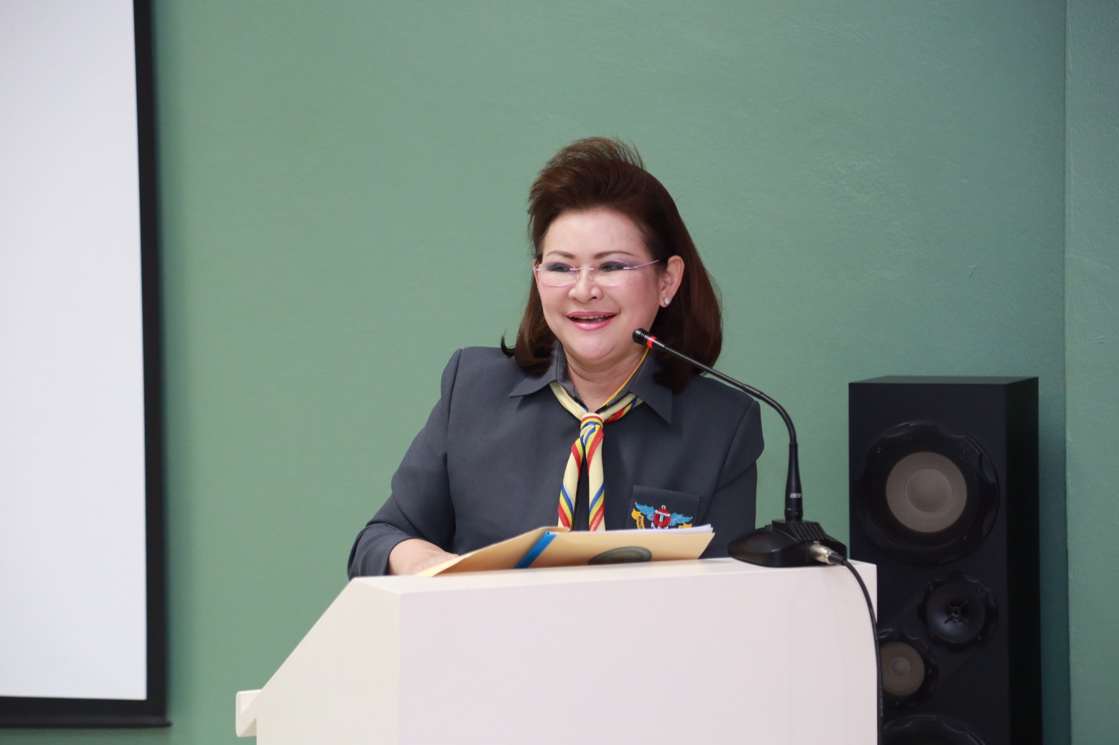 159 นายกสมาคมภริยาฯ นำคณะกรรมการสมาคมภริยาฯ รับฟังการบรรยายสรุปการดำเนินการโครงการ๔+๑ของสมาคมภริยาฯ ของศูนย์พัฒนาปิโตรเลียมภาคเหนือ