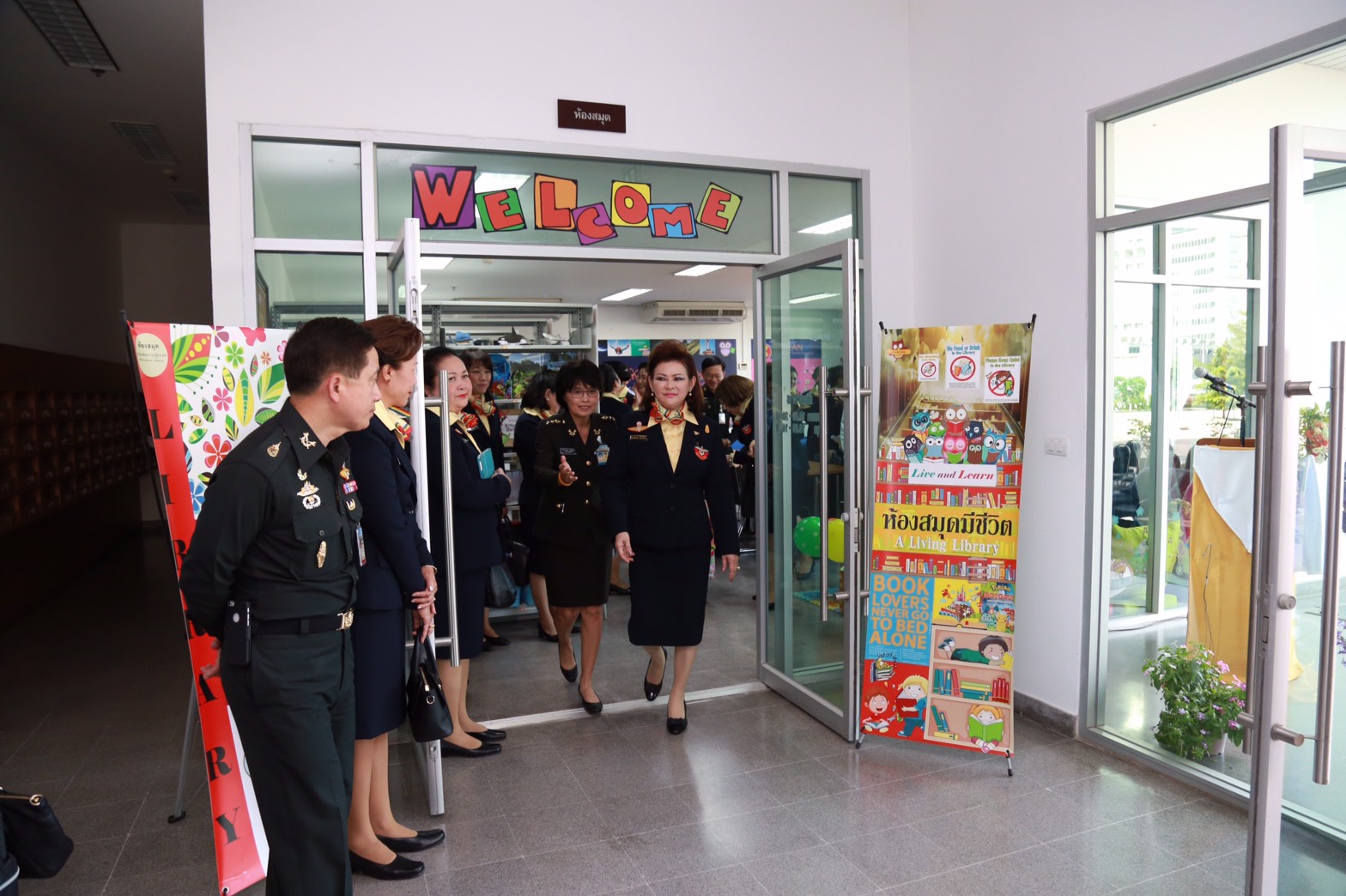 168 นายกสมาคมภริยาฯ เป็นประธาน เปิด "ศูนย์ส่งเสริมความรู้สู่อนาคต" ณ.อาคารนายทหารชั้นนายพล พื้นที่ศรีสมาน