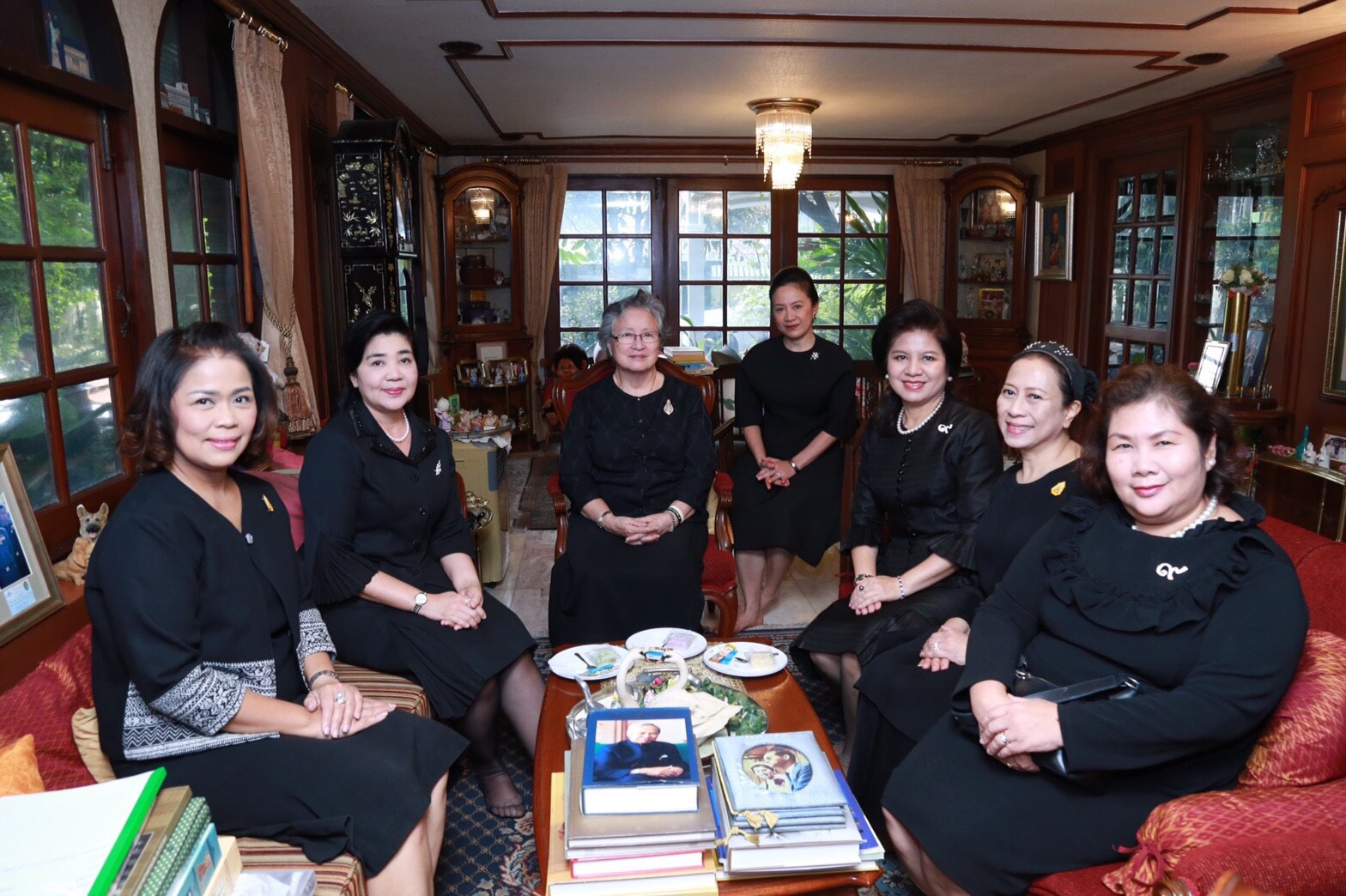 024 เมื่อวันที่ 5 มกราคม 2560 นายกสมาคมภริยาฯ, อุปนายกสมาคมฯ(1) พร้อมด้วยคณะกรรมการสมาคมฯ ร่วมคณะ พล.อ.ชัยชาญ ช้างมงคล ปลัดกระทรวงกลาโหม เข้าอำนวยพรและขอรับพร เนื่องในโอกาสวันขึ้นปีใหม่ จาก พล.อ.วันชัย เรืองตระกูล อดีตปลัดกระทรวงกลาโหม และคุณหญิงสรัสนันท์ เรืองตระกูล อดีตนายกสมาคมภริยาข้าราชการสำนักงานปลัดกระทรวงกลาโหม หลังจากนั้นได้เข้าอำนวยพรและขอรับพร เนื่องในโอกาสวันขึ้นปีใหม่ จากพล.อ.ศิริชัย ดิษฐกุล อดีตปลัดกระทรวงกลาโหม