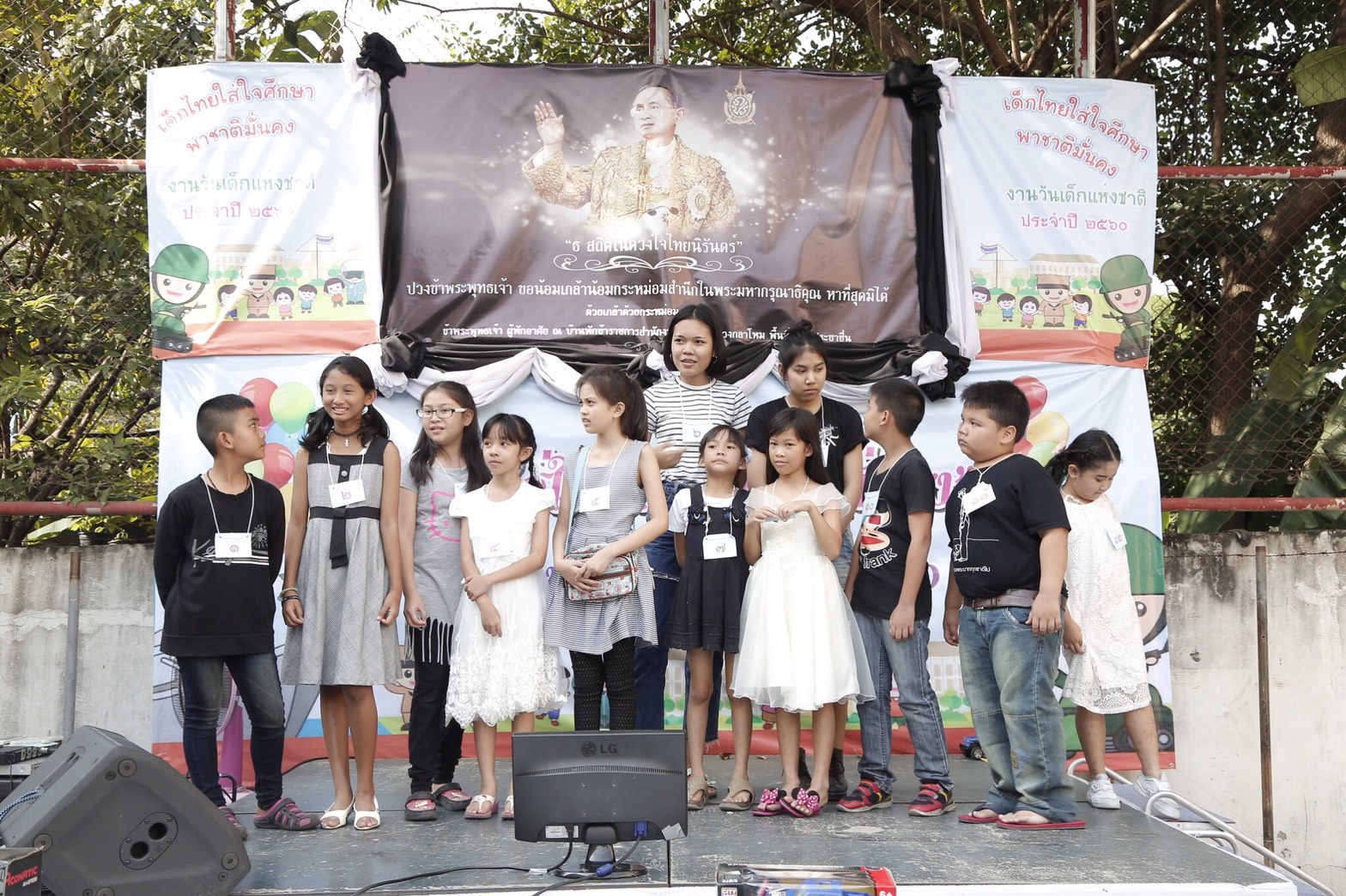 030 เมื่อวันที่ 14 มกราคม 2560 นายกสมาคมภริยาฯ พร้อมด้วยคณะกรรมการสมาคมฯ ร่วมกิจกรรมวันเด็กแห่งชาติ ของสำนักงานปลัดกระทรวงกลาโหม ประจำปี 2560 บริเวณบ้านพักอาศัยในพื้นที่ถนนประชาชื่น