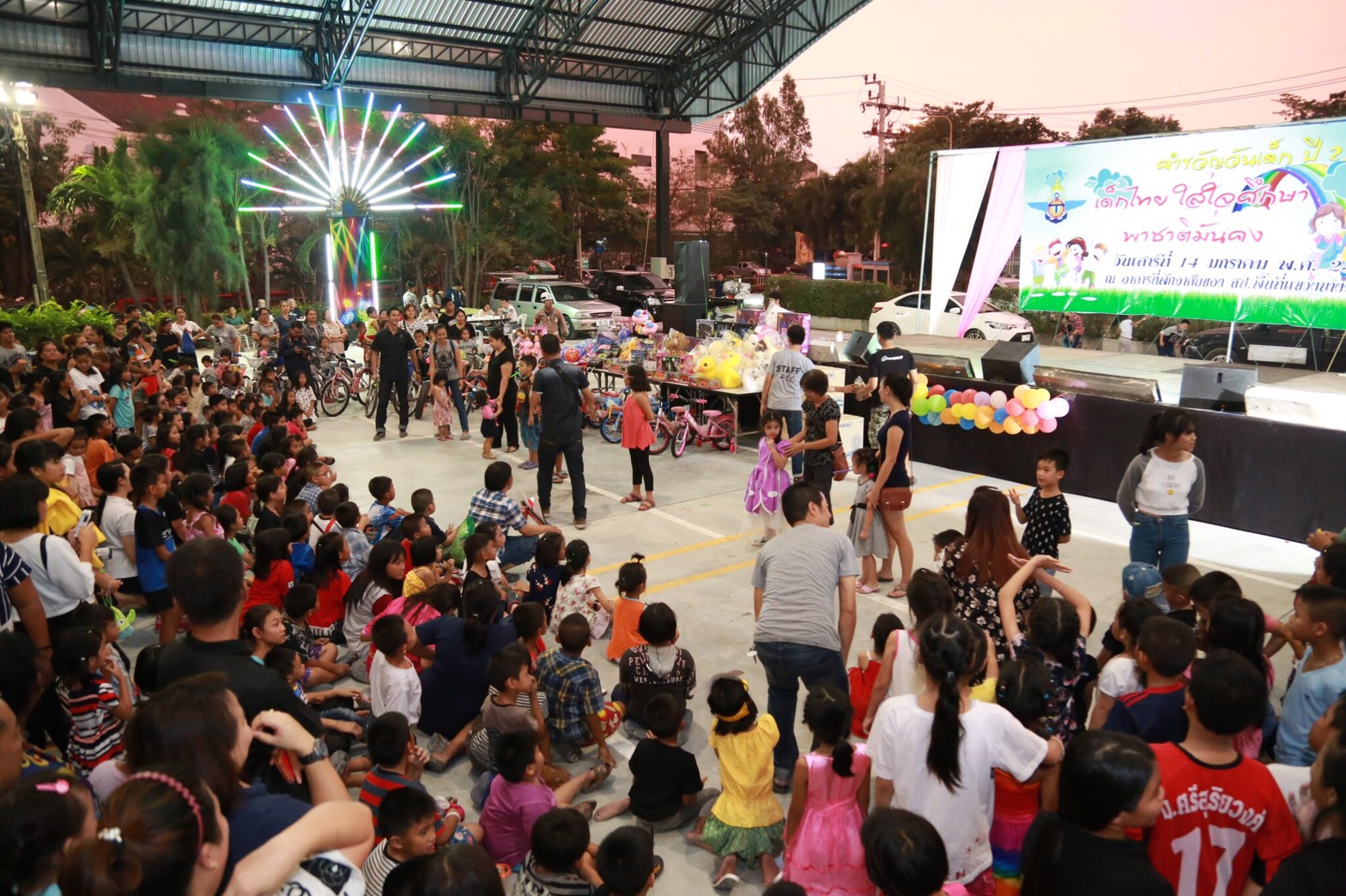 031 เมื่อวันที่ 14 มกราคม 2560 อุปนายกสมาคมภริยาฯ เป็นผู้แทน นายกสมาคมภริยาฯ พร้อมด้วยคณะกรรมการสมาคมฯ ร่วมกิจกรรมวันเด็กแห่งชาติของสำนักงานปลัดกระทรวงกลาโหม ประจำปี 2560 บริเวณบ้านพักอาศัยในพื้นที่แขวงบางจาก